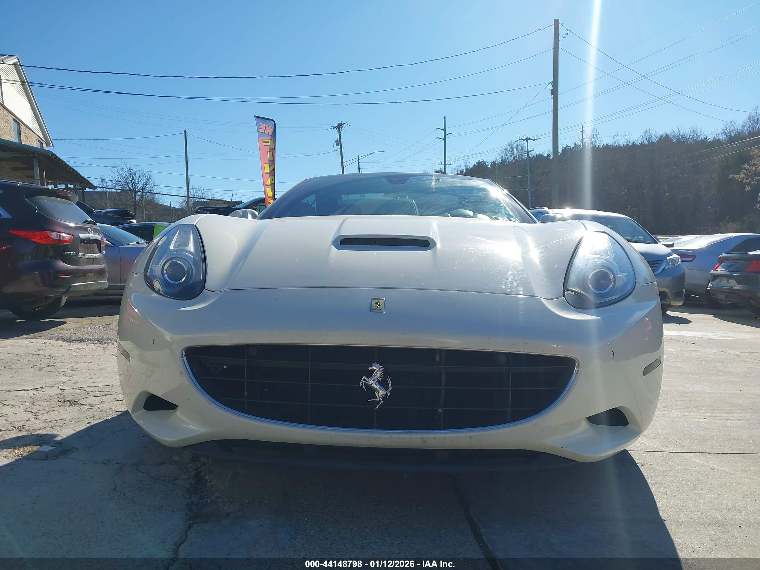 FERRARI CALIFORNIA image 6