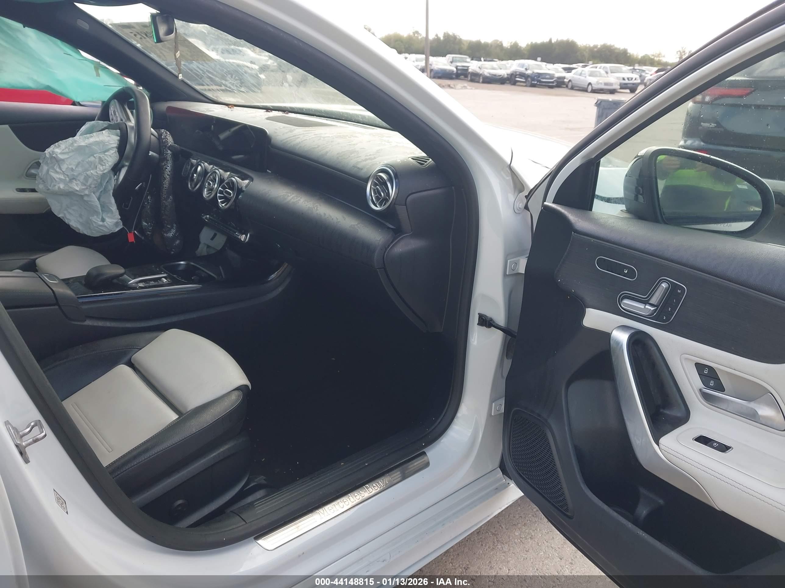 MERCEDES-BENZ A image 5