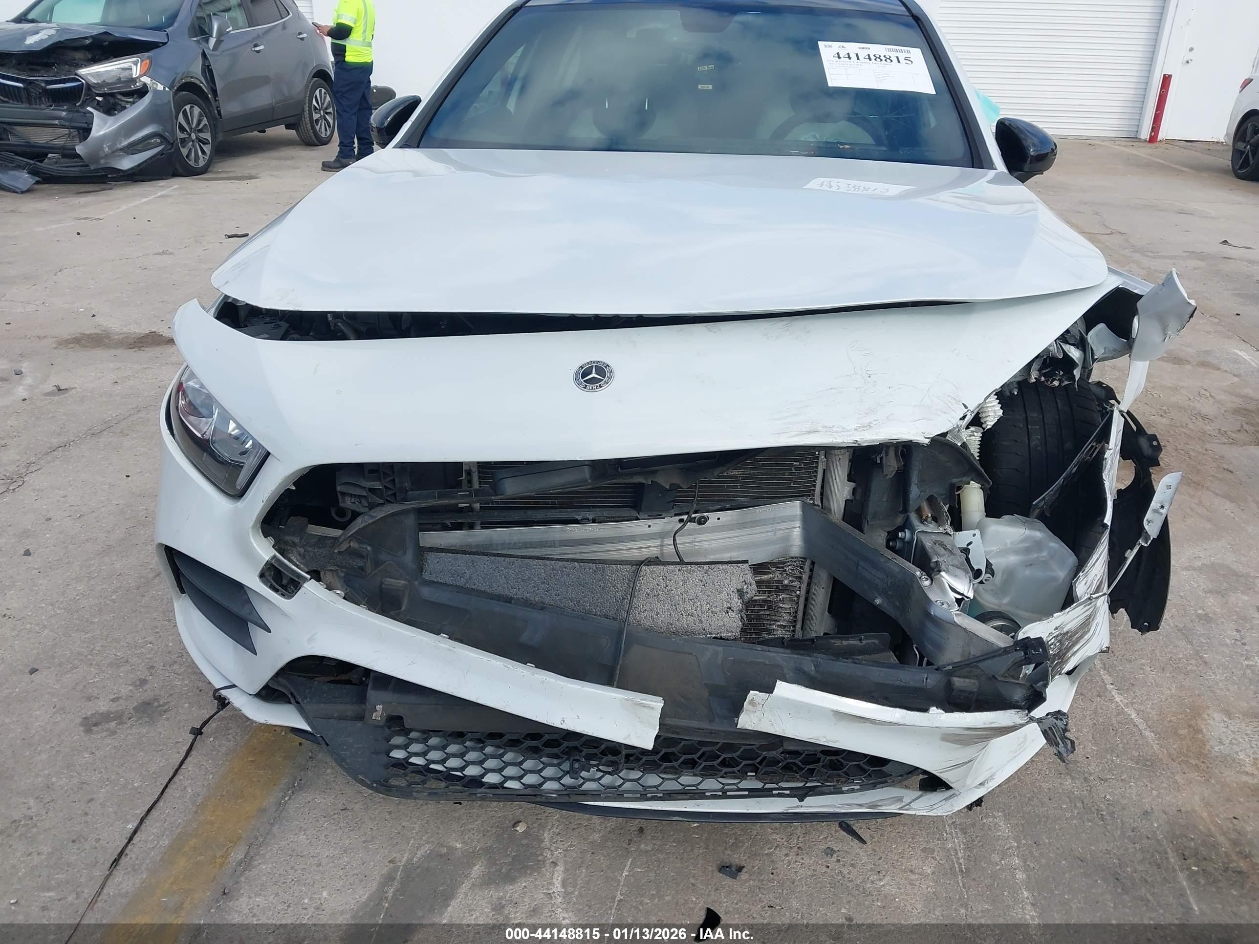 MERCEDES-BENZ A image 6