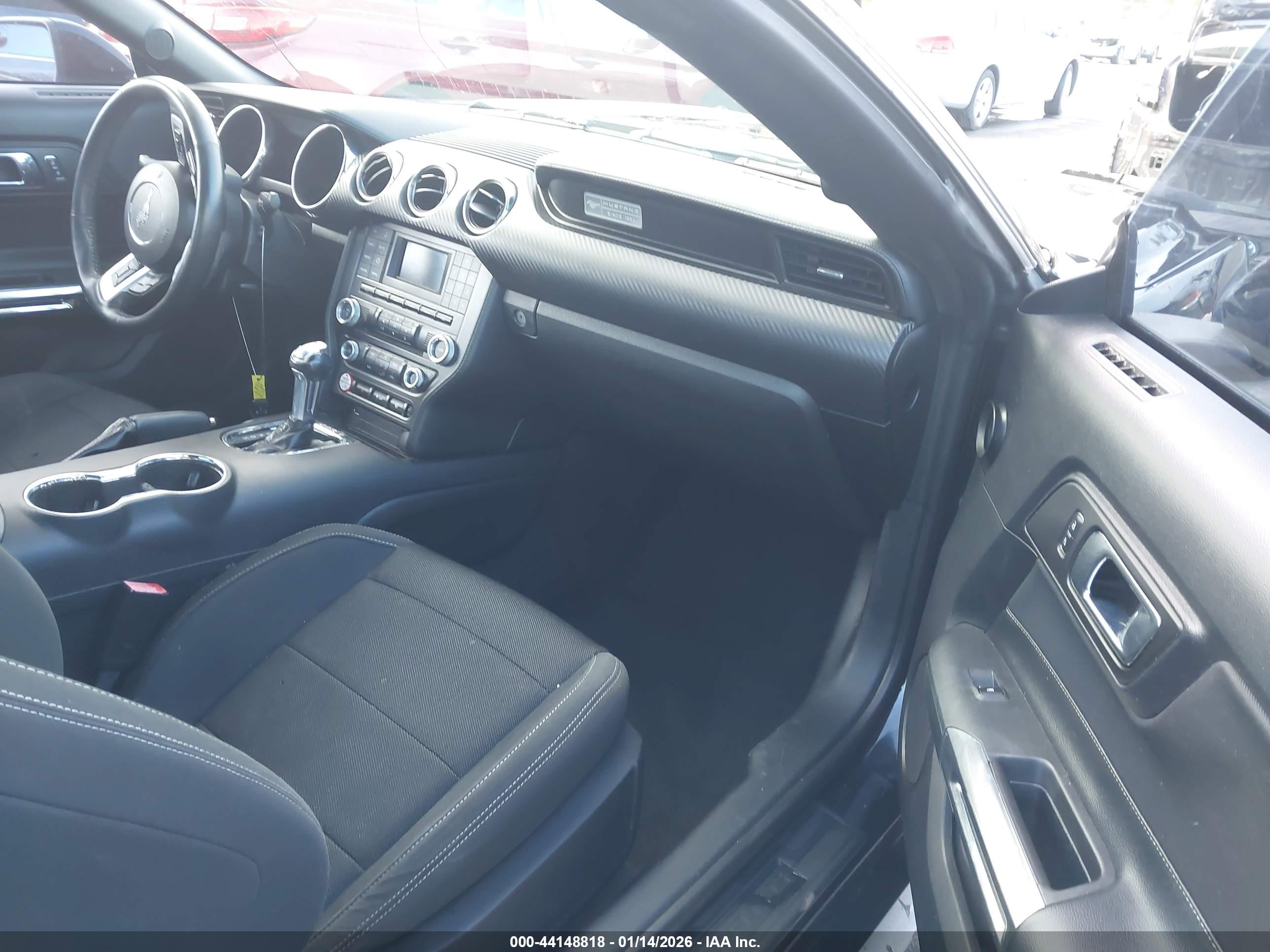 FORD MUSTANG image 5