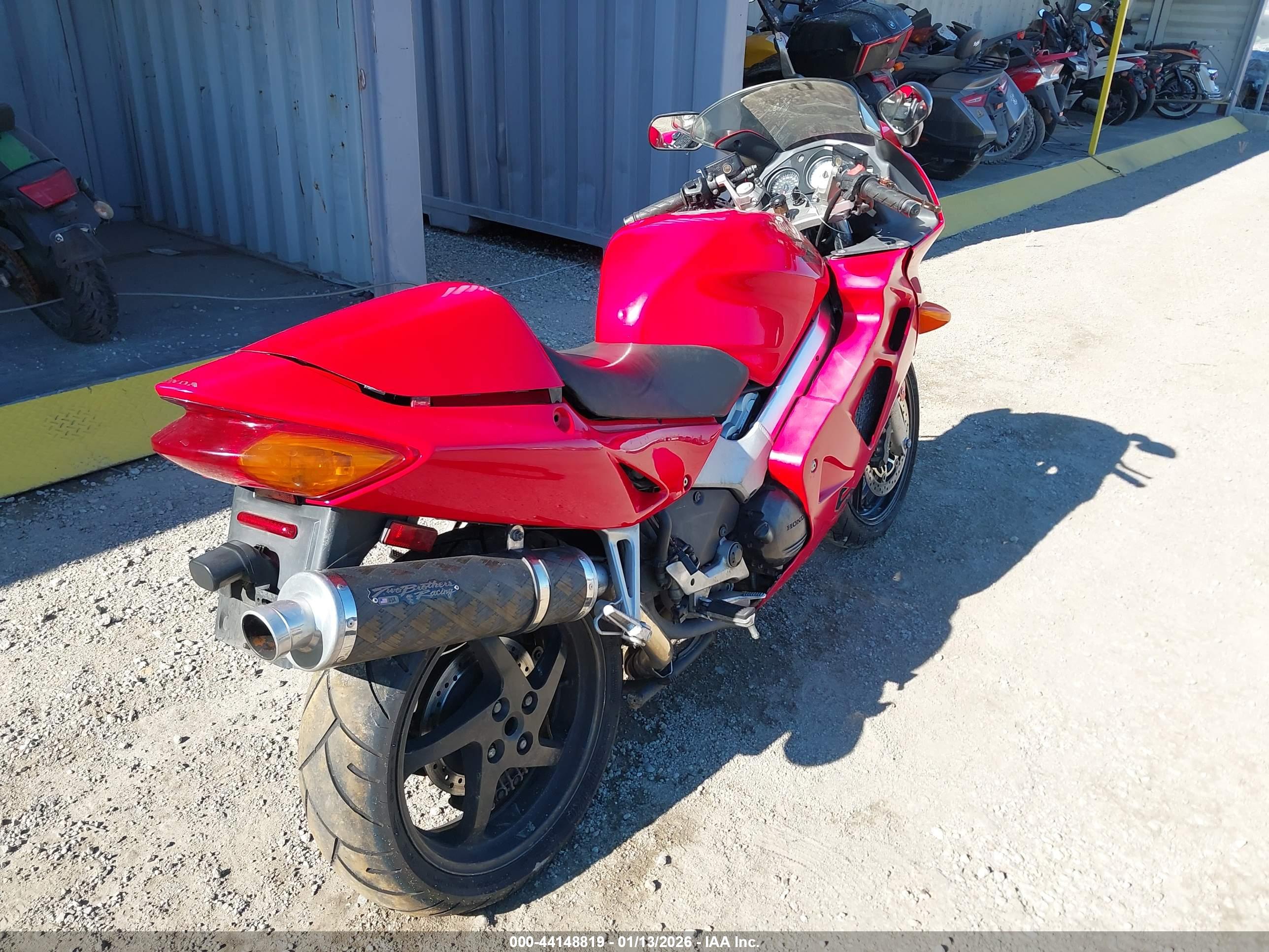 HONDA VFR800 image 4