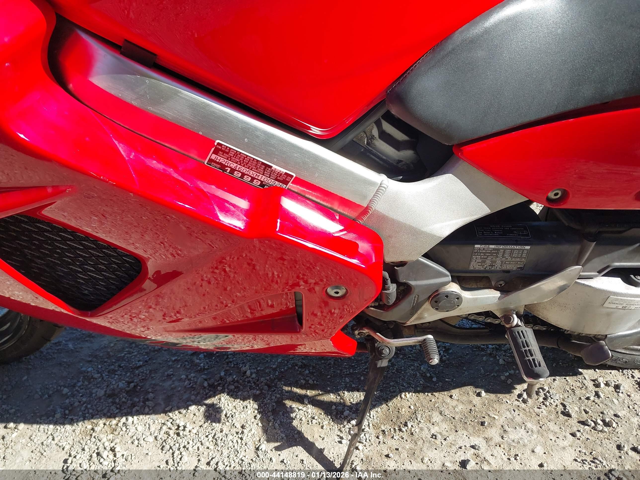 HONDA VFR800 image 9
