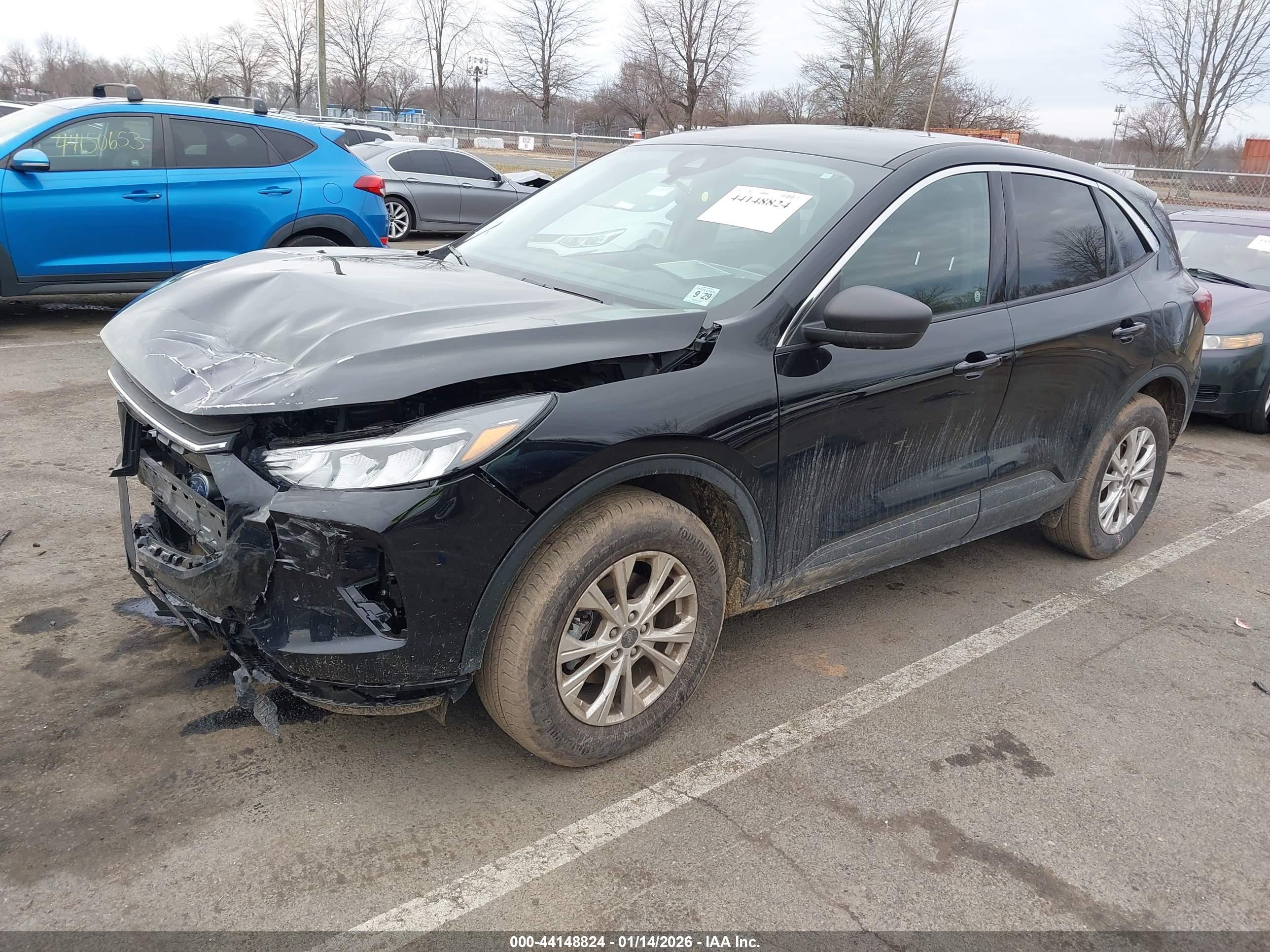 FORD ESCAPE image 2