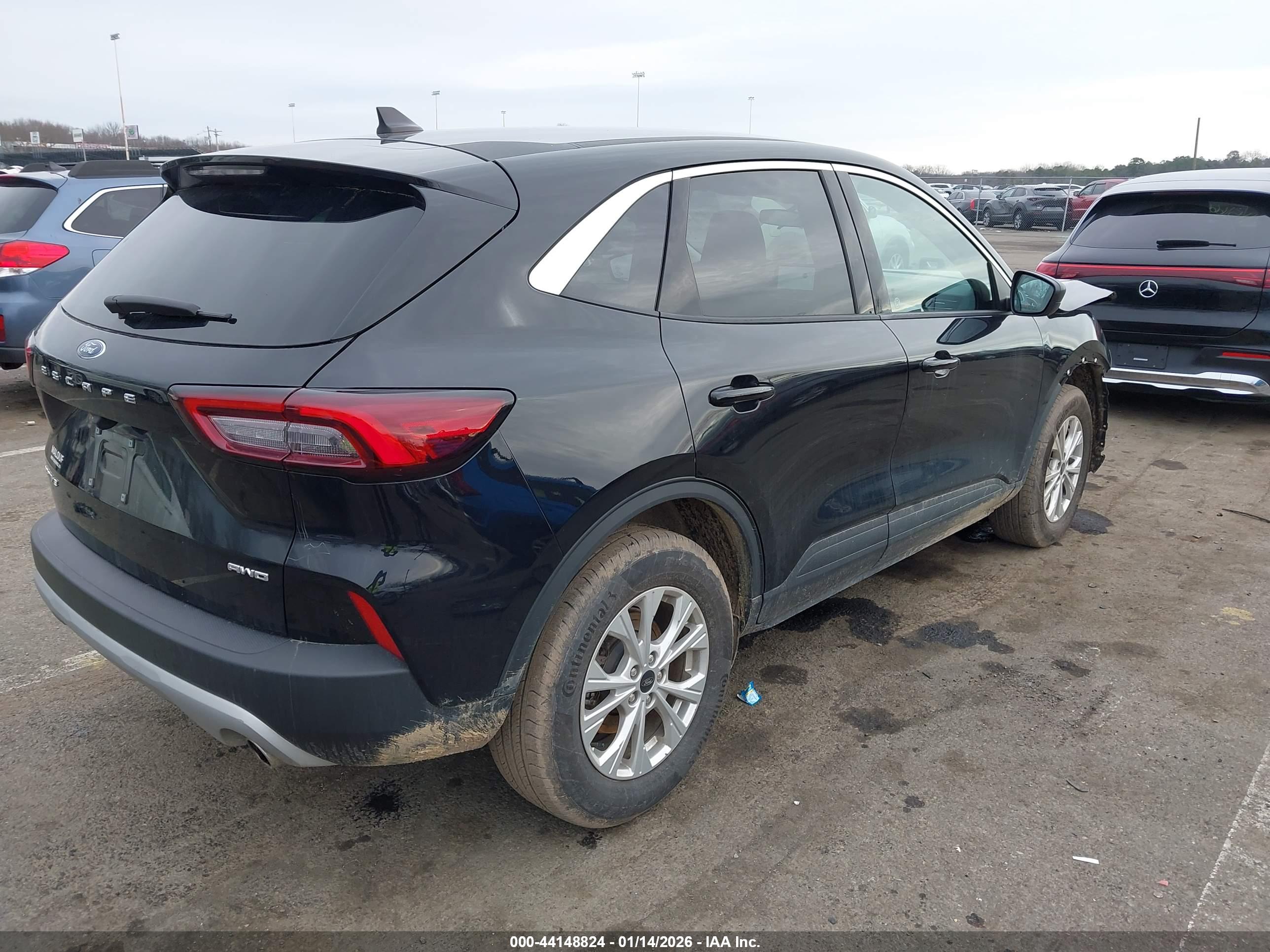 FORD ESCAPE image 4