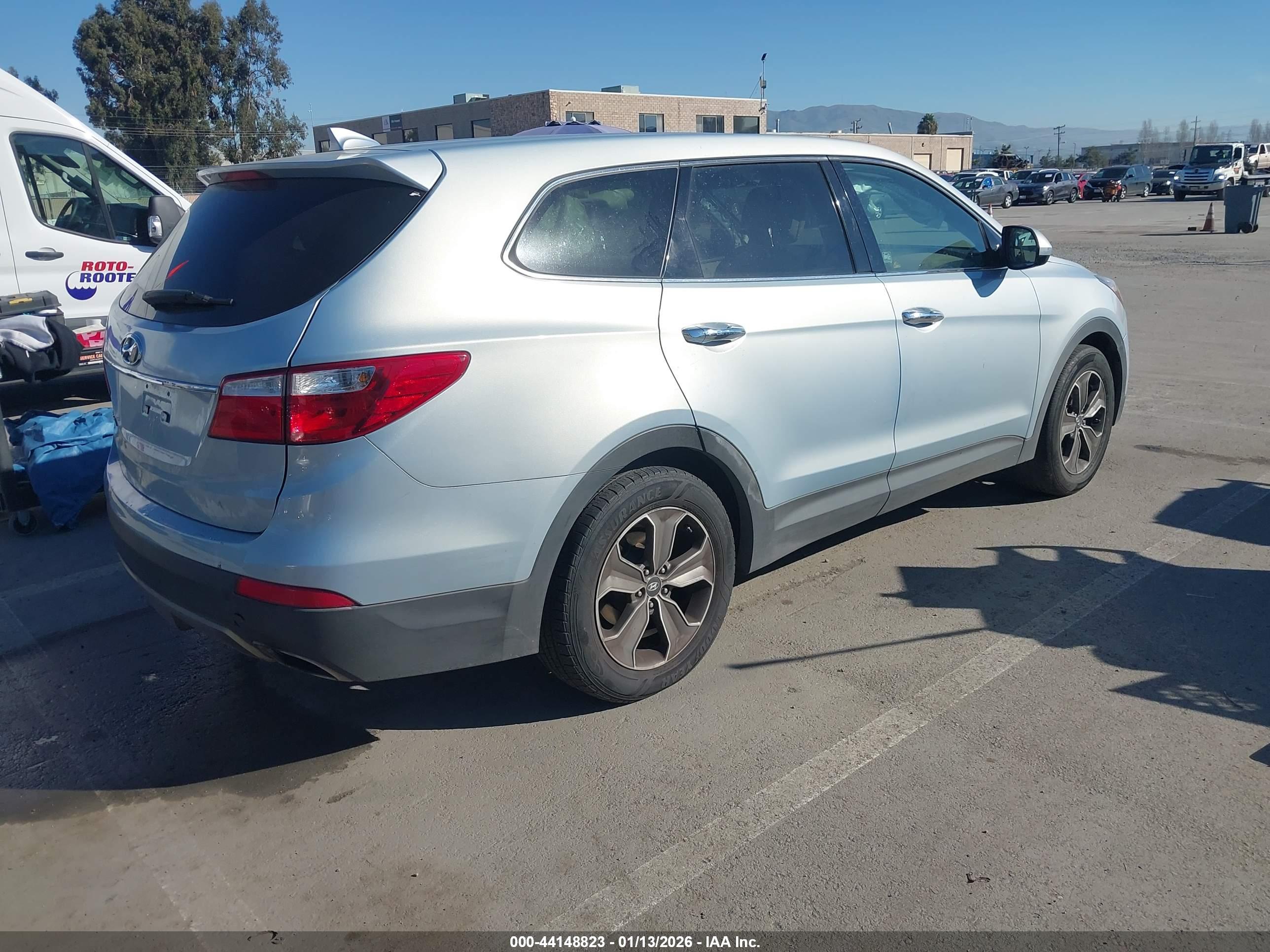 HYUNDAI SANTA image 4