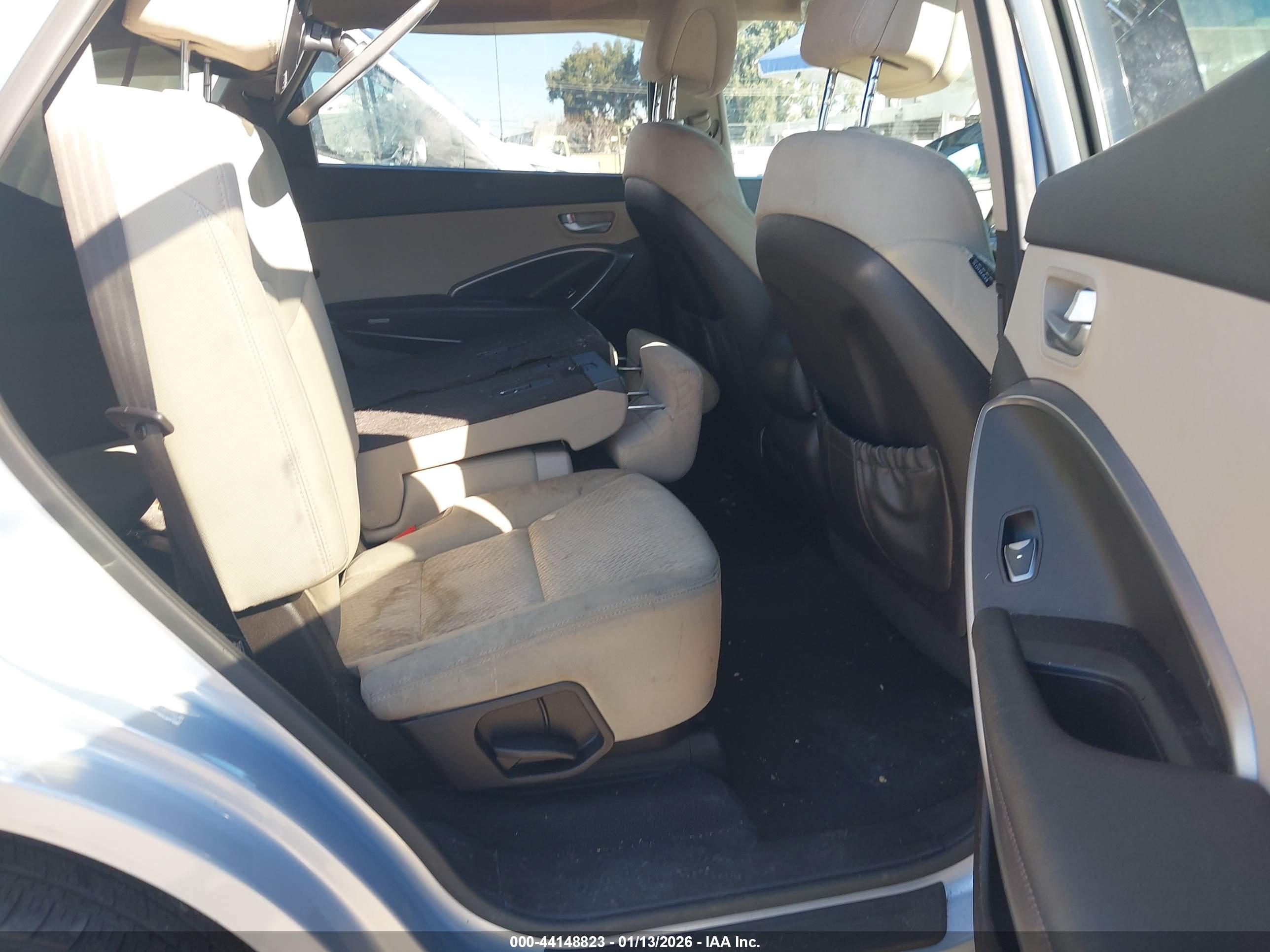HYUNDAI SANTA image 8