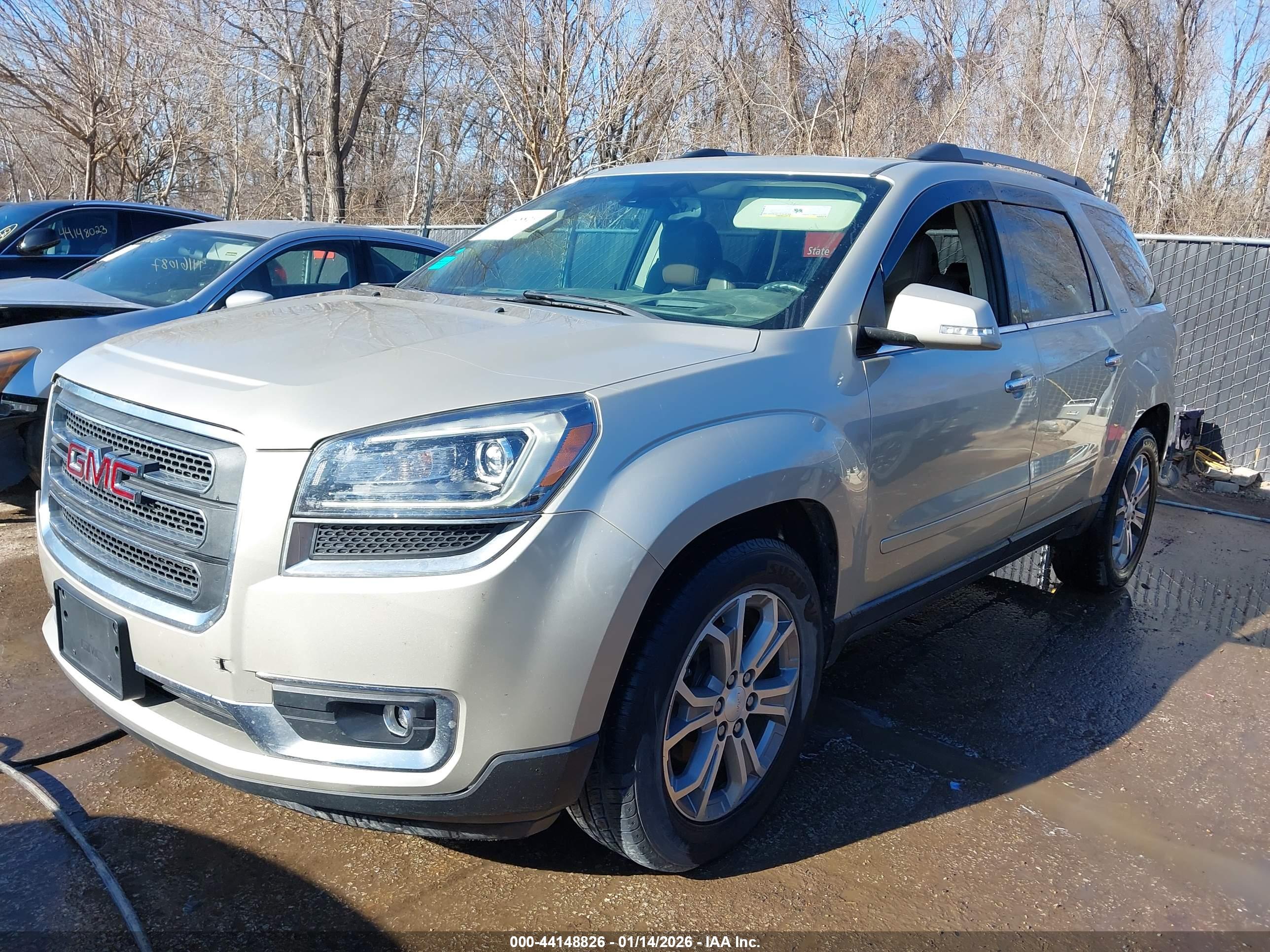 GMC ACADIA image 2