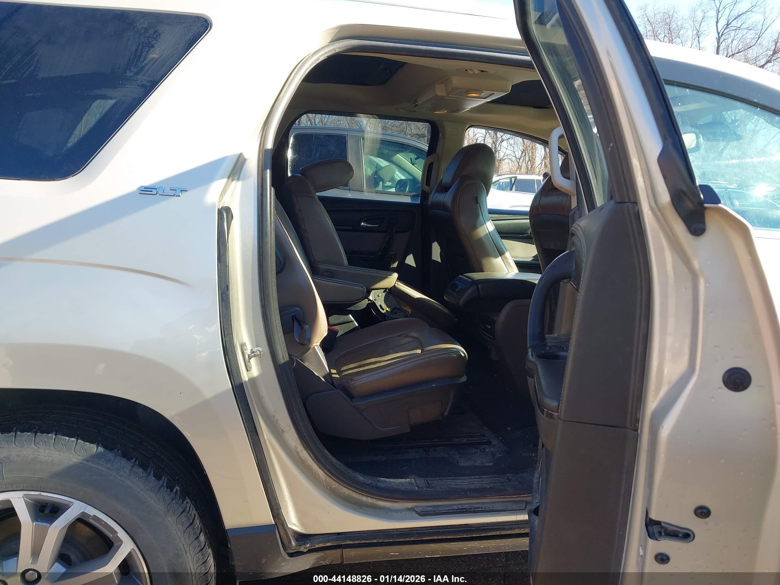 GMC ACADIA image 8