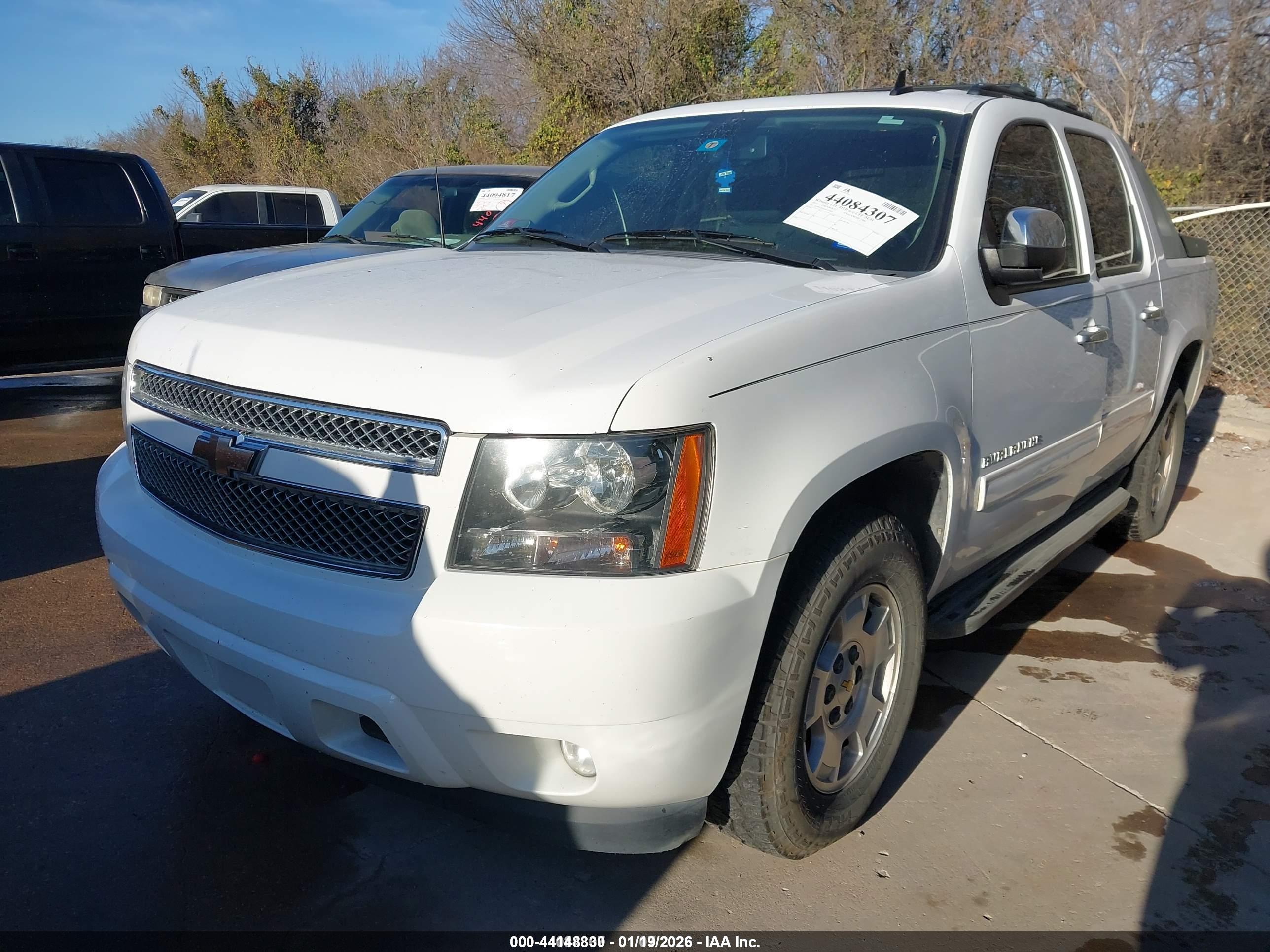 CHEVROLET AVALANCHE image 2