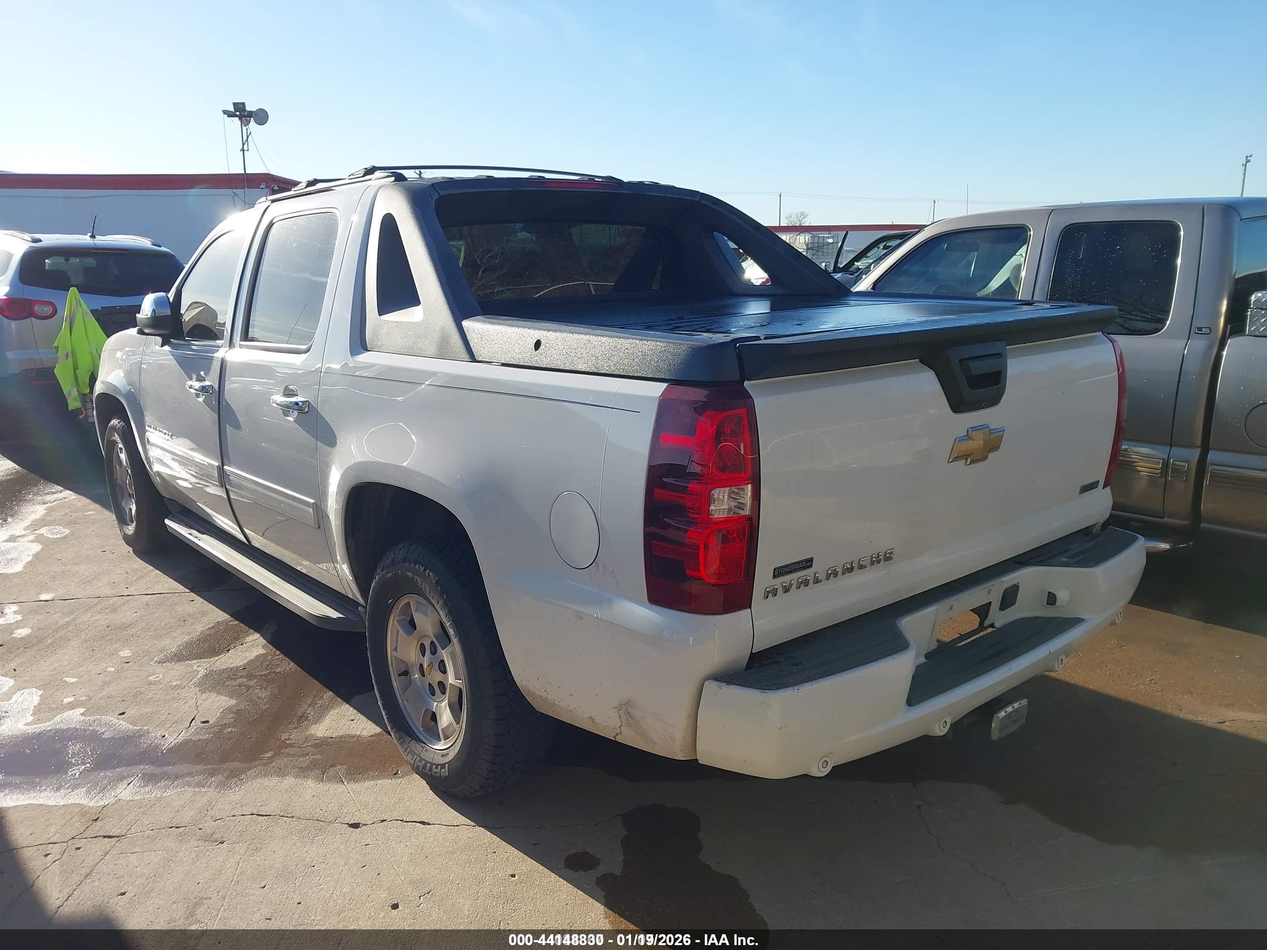 CHEVROLET AVALANCHE image 3