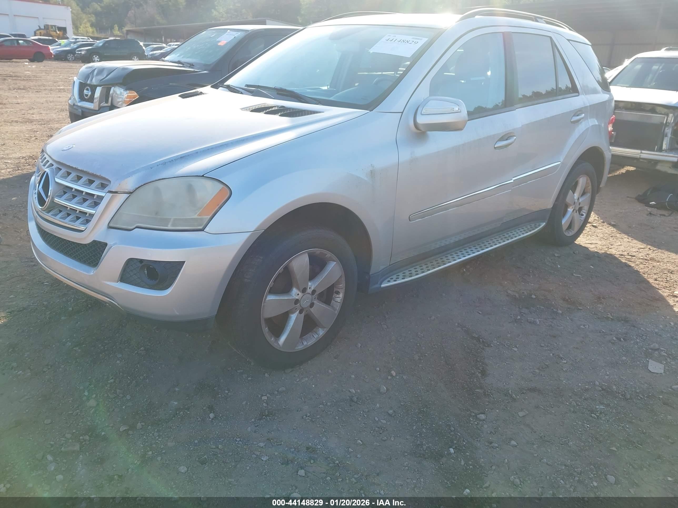 MERCEDES-BENZ ML image 2