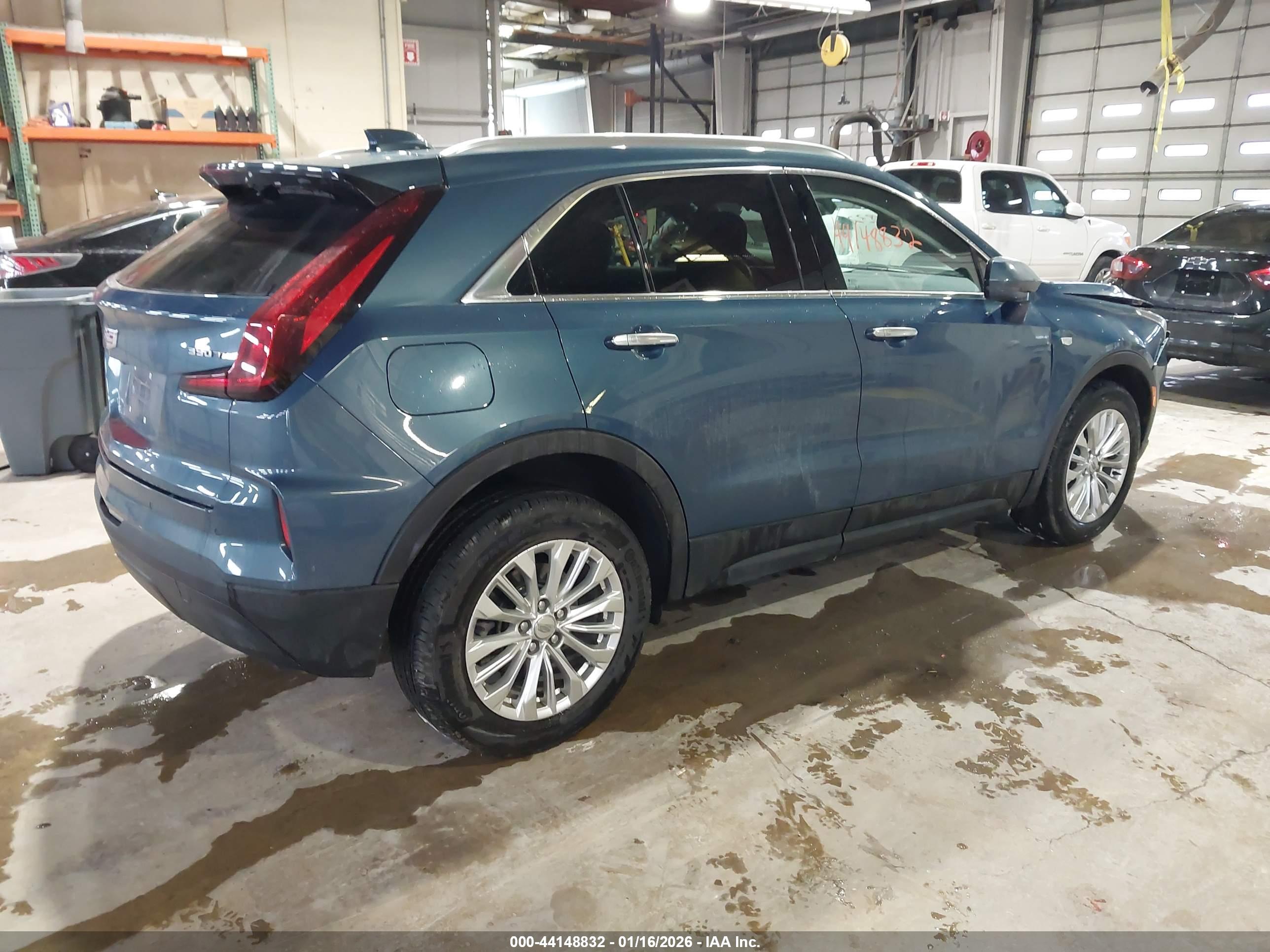 CADILLAC XT4 image 4