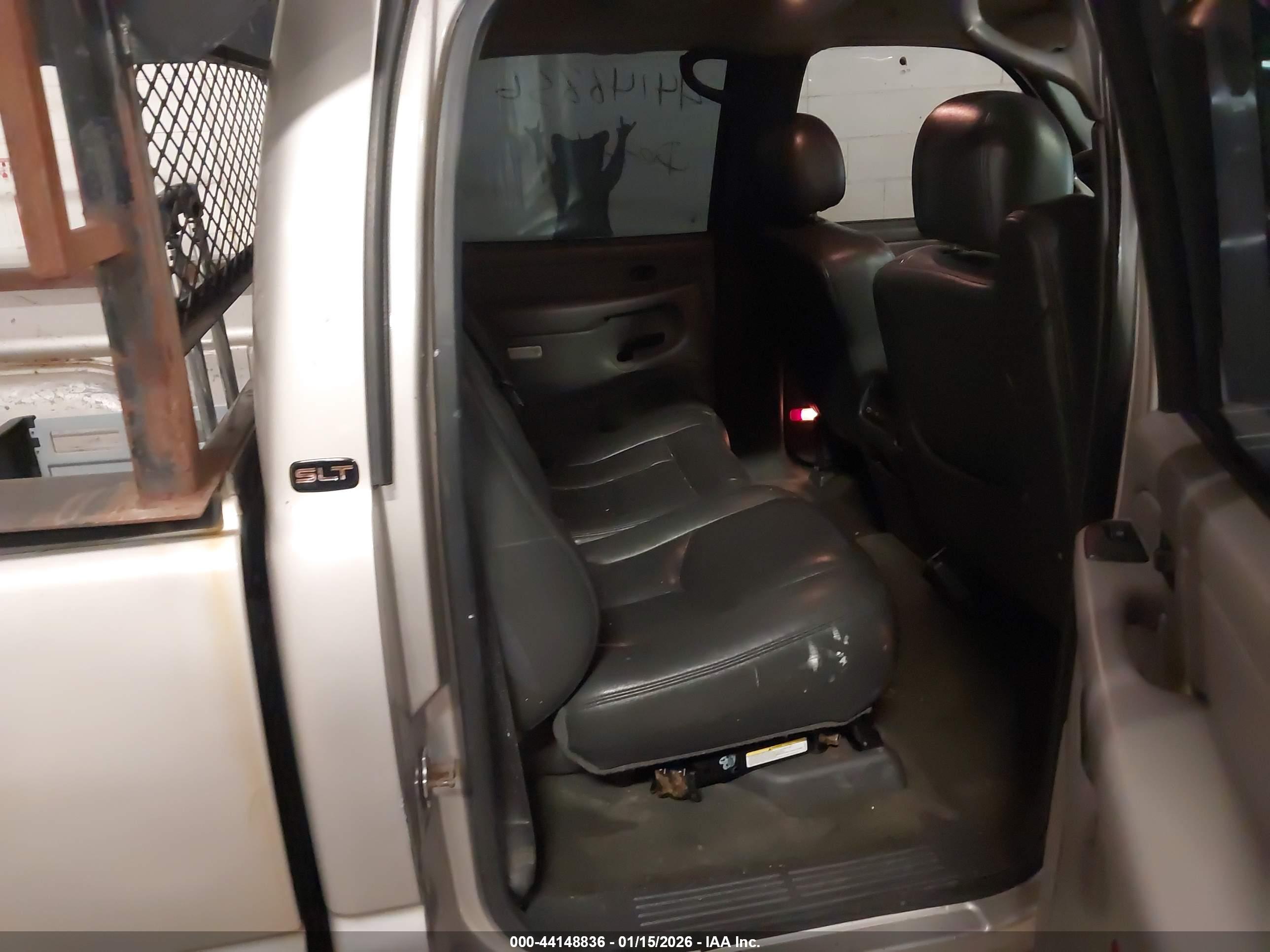 GMC SIERRA image 8