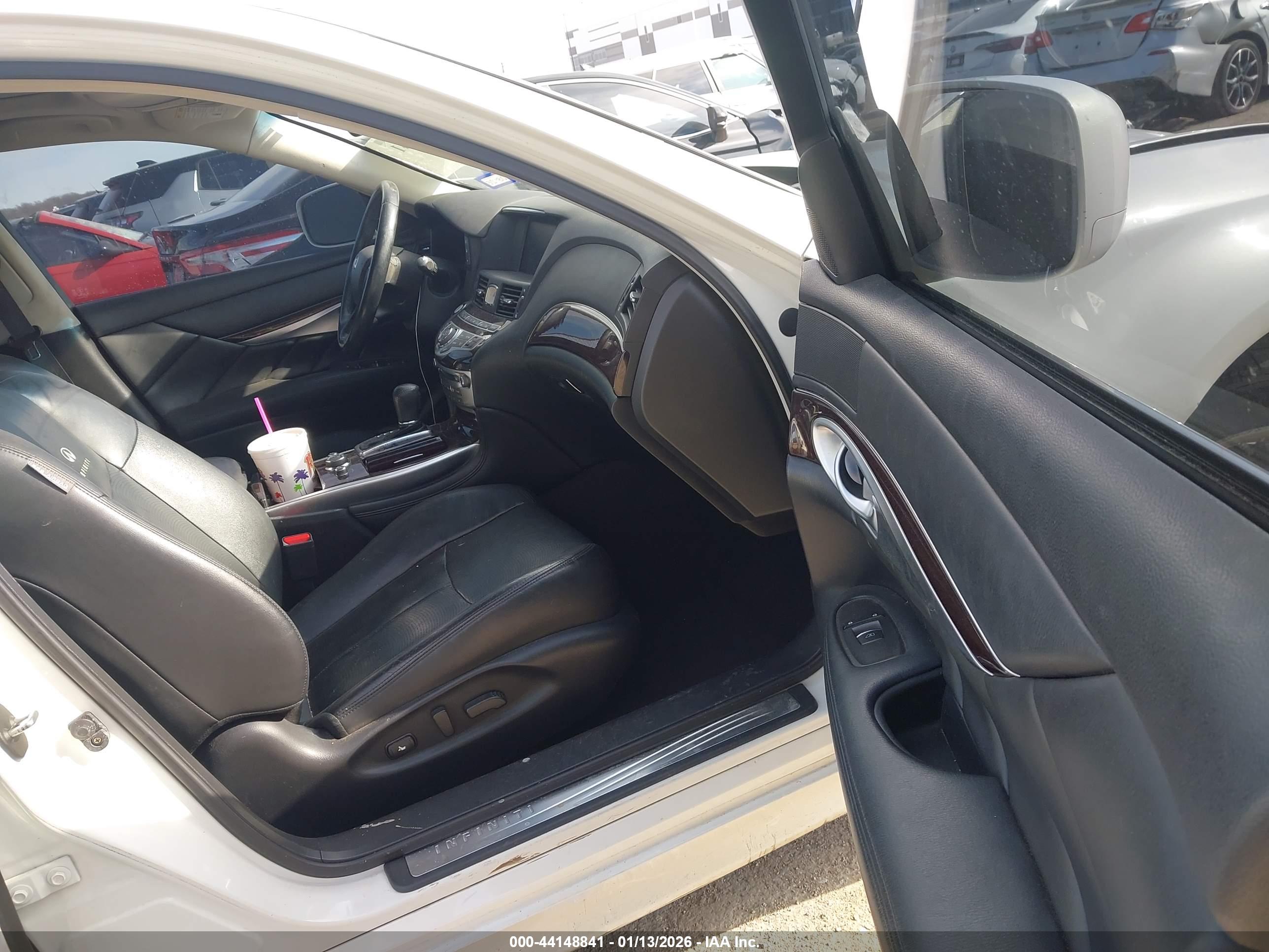 INFINITI M37 image 5