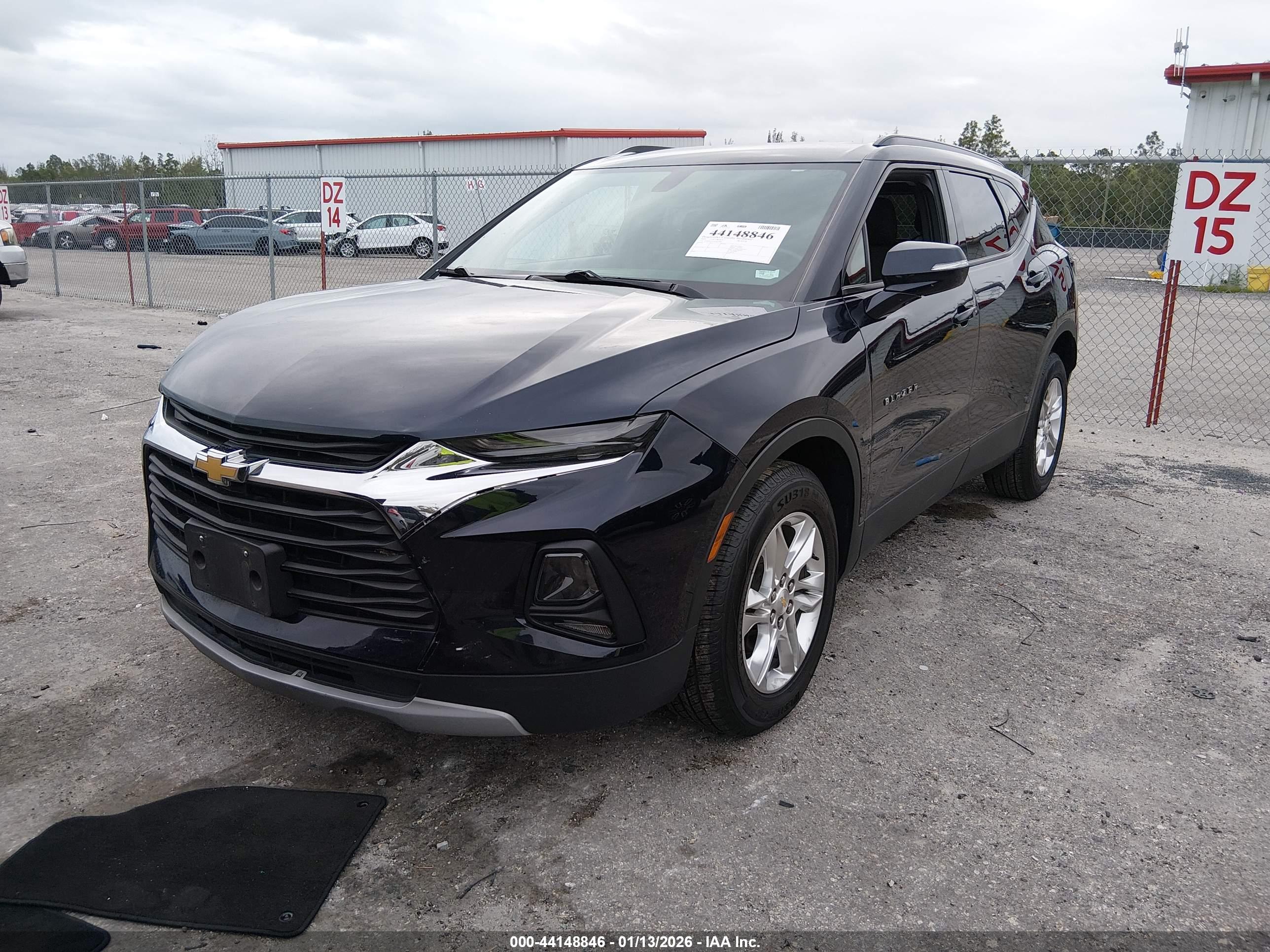 CHEVROLET BLAZER image 2