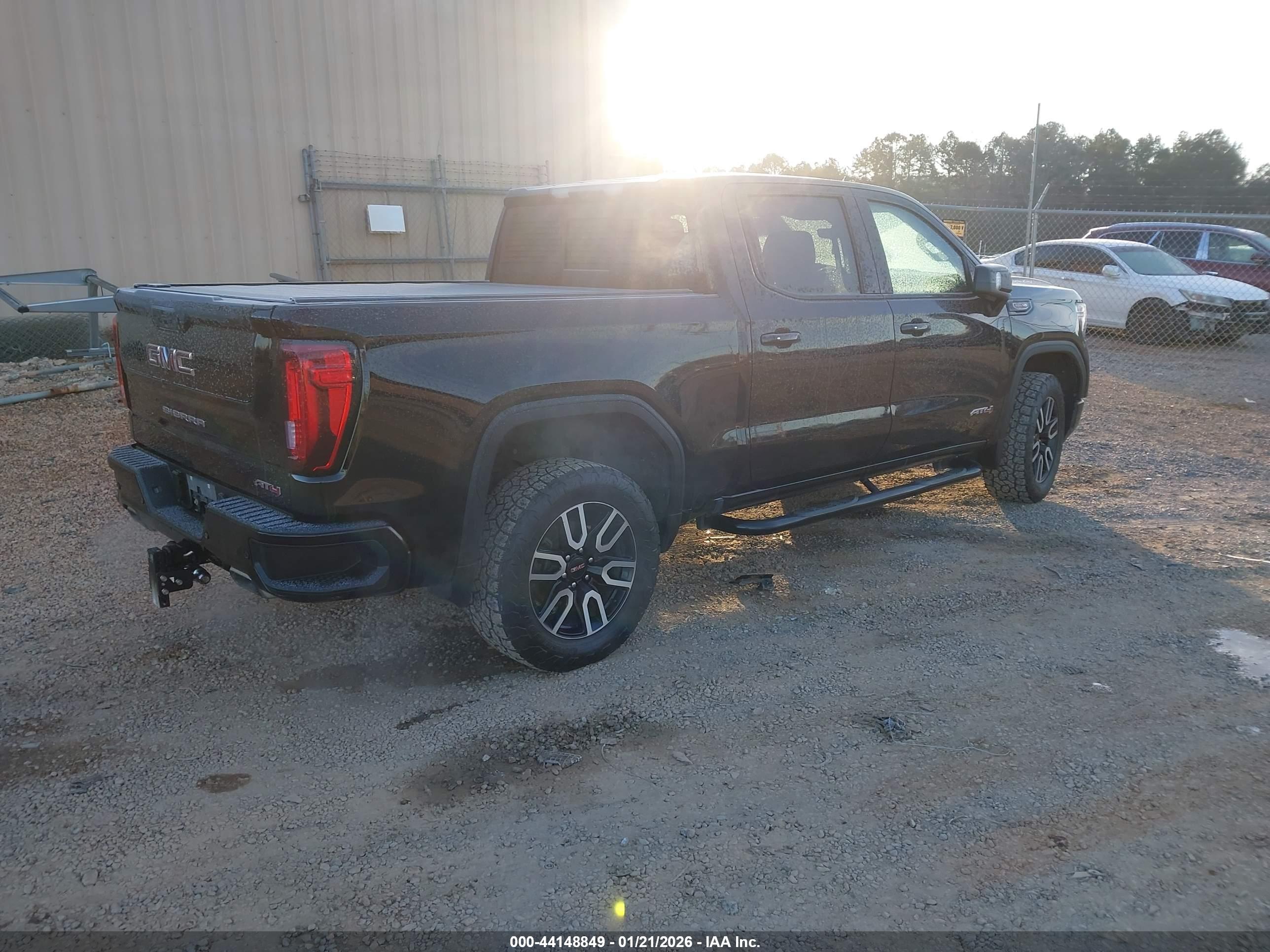 GMC SIERRA image 4