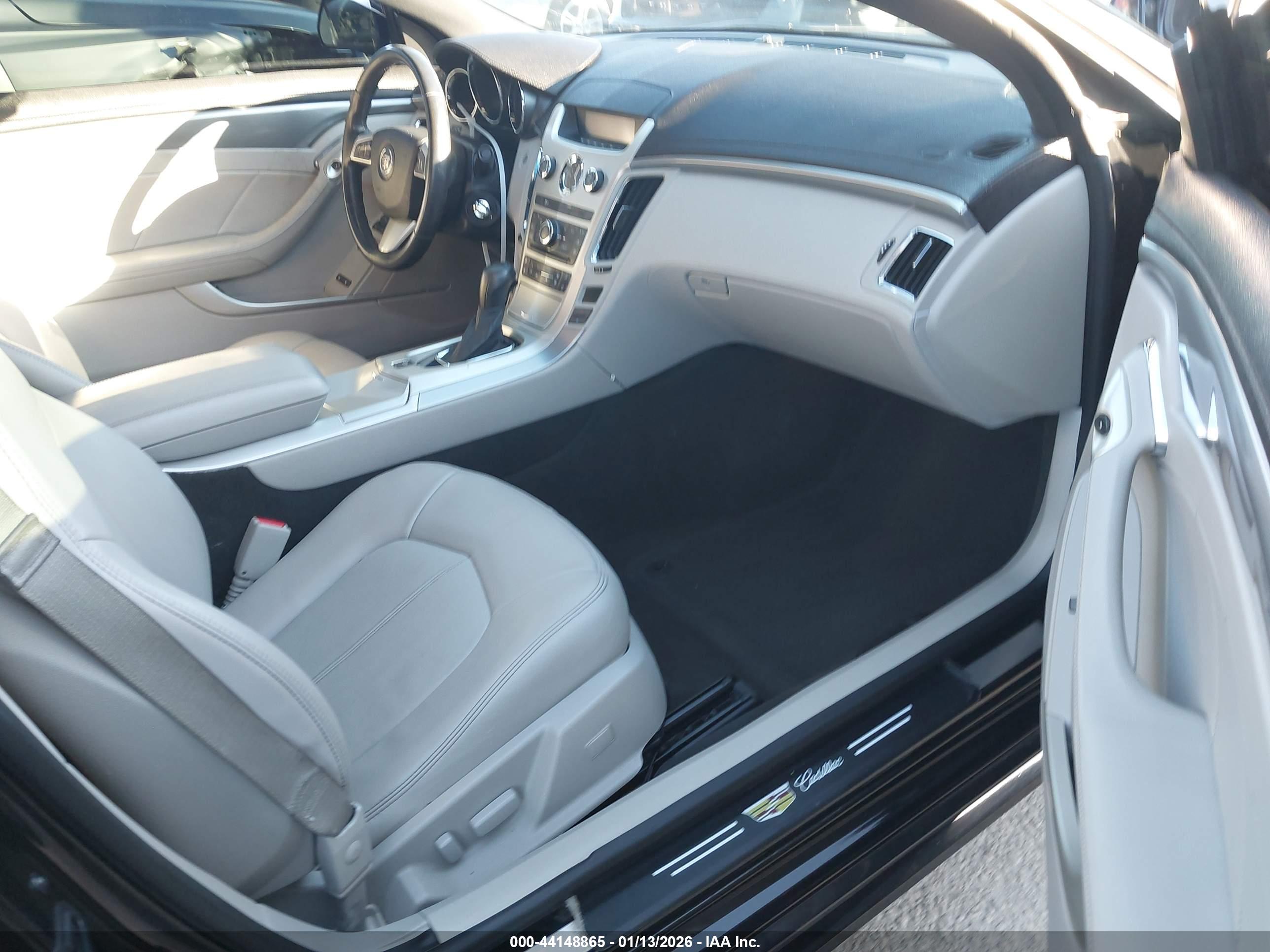 CADILLAC CTS image 5