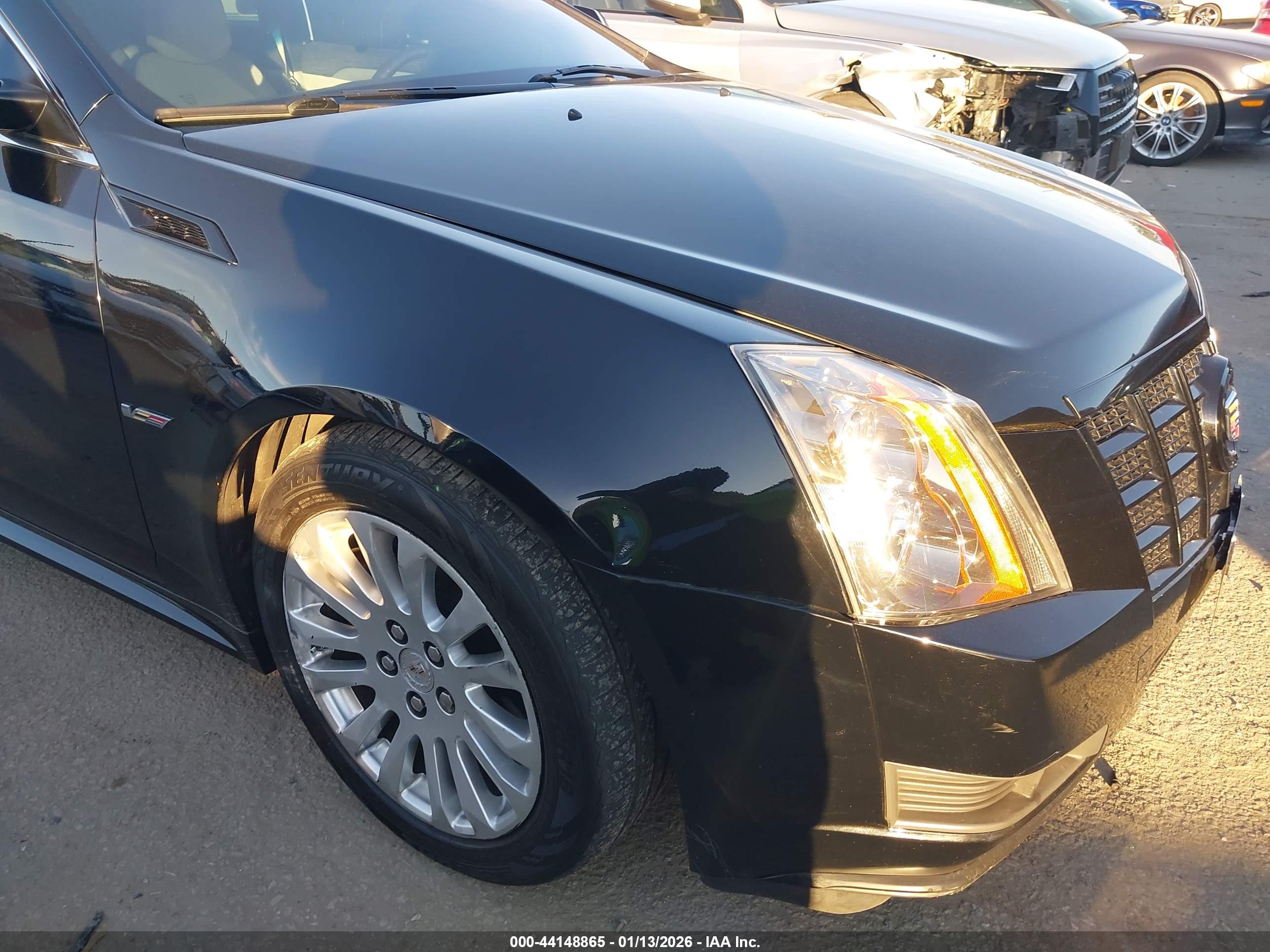 CADILLAC CTS image 6