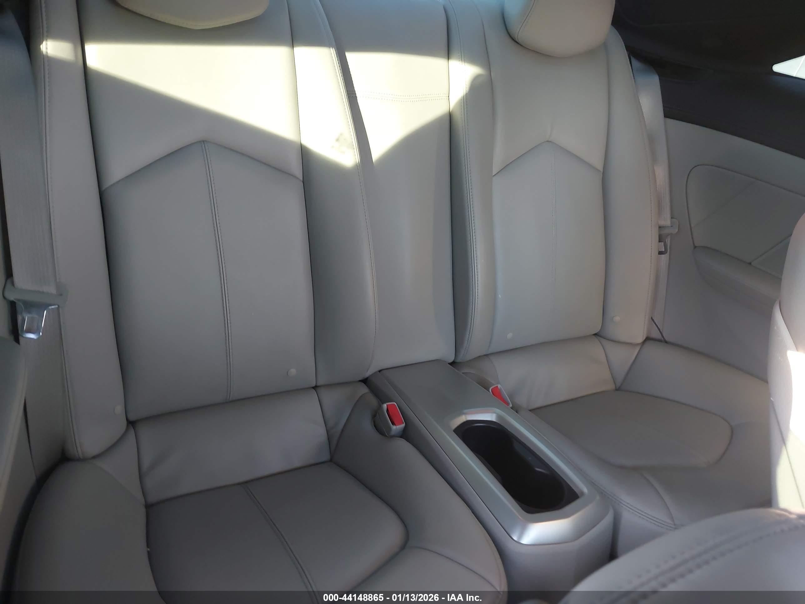 CADILLAC CTS image 8