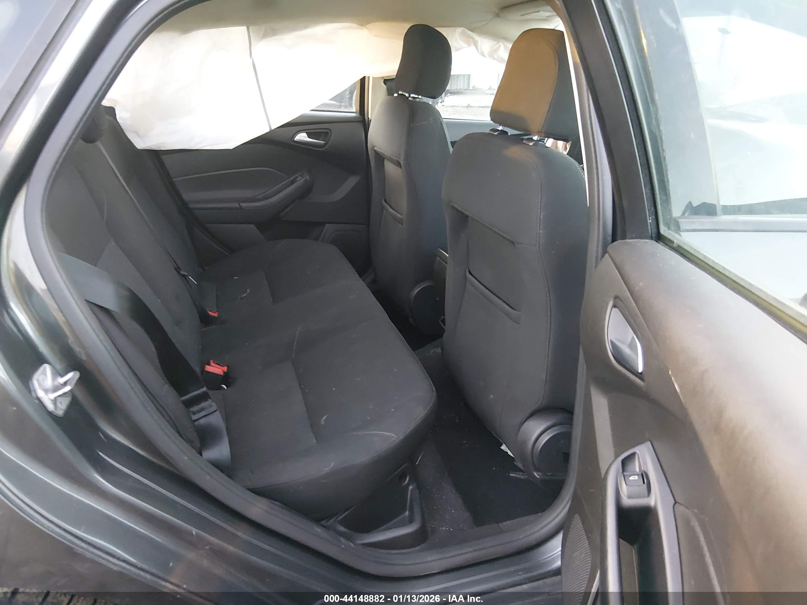 FORD FOCUS image 8
