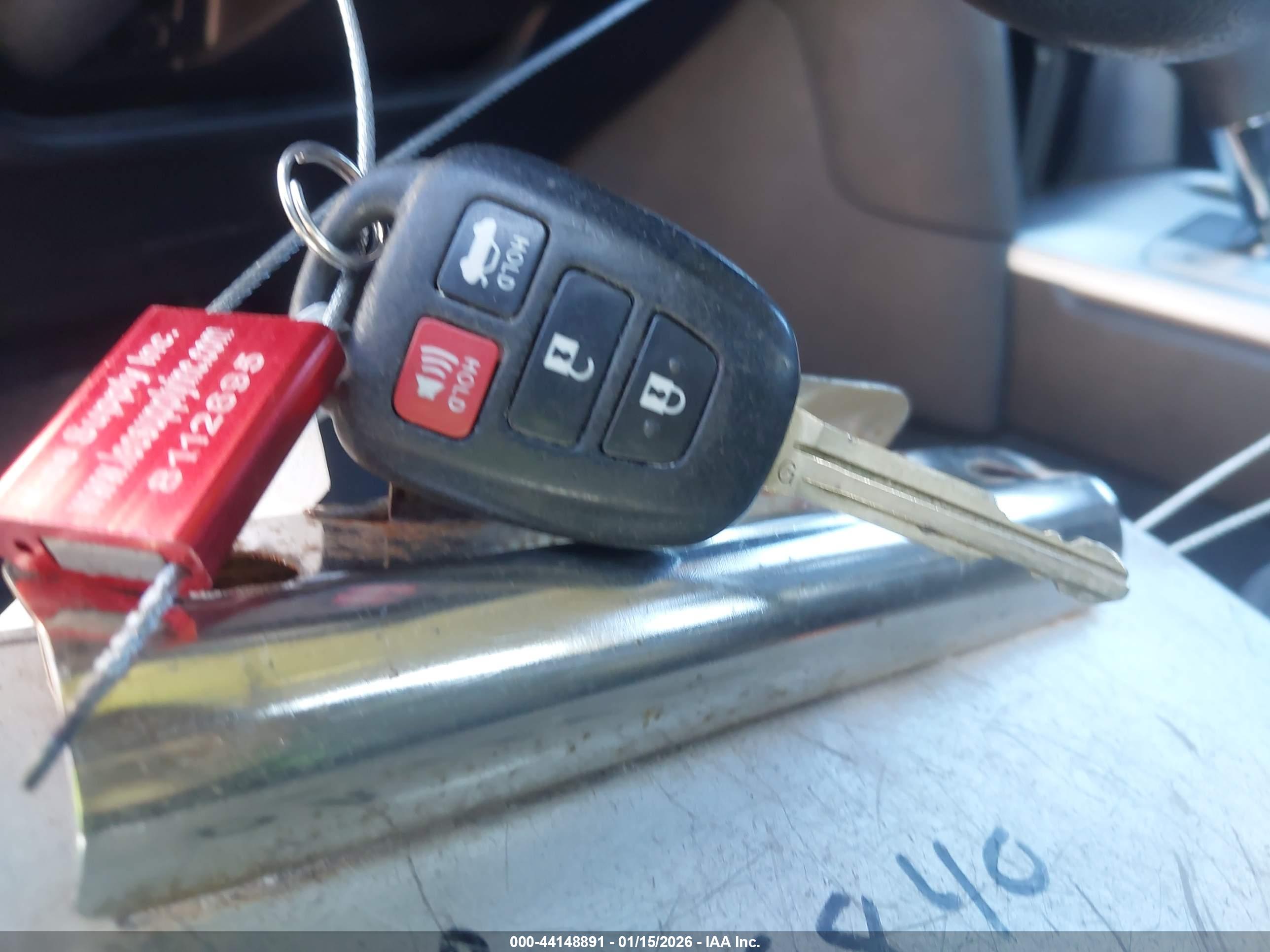 TOYOTA CAMRY image 11