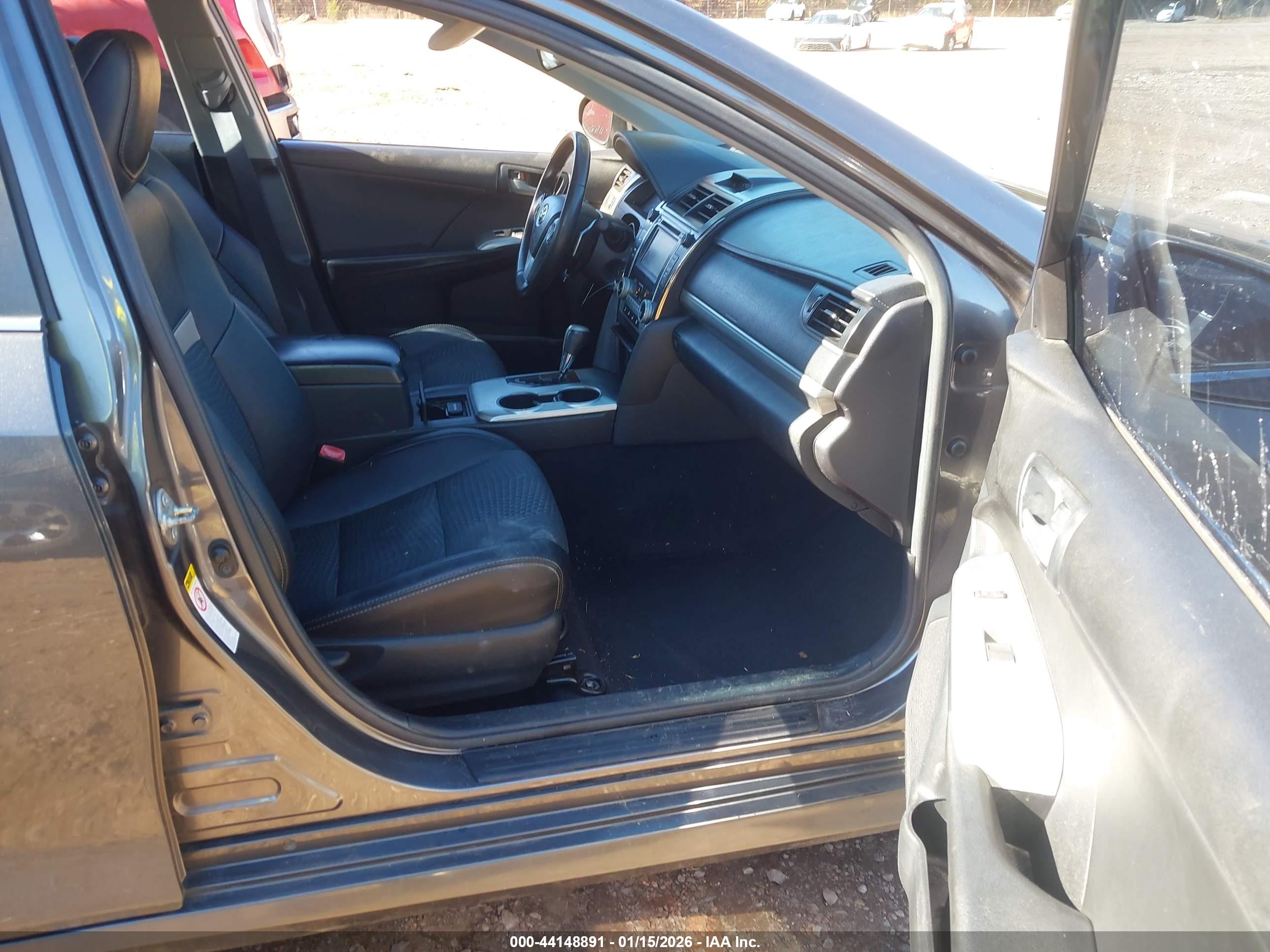 TOYOTA CAMRY image 5