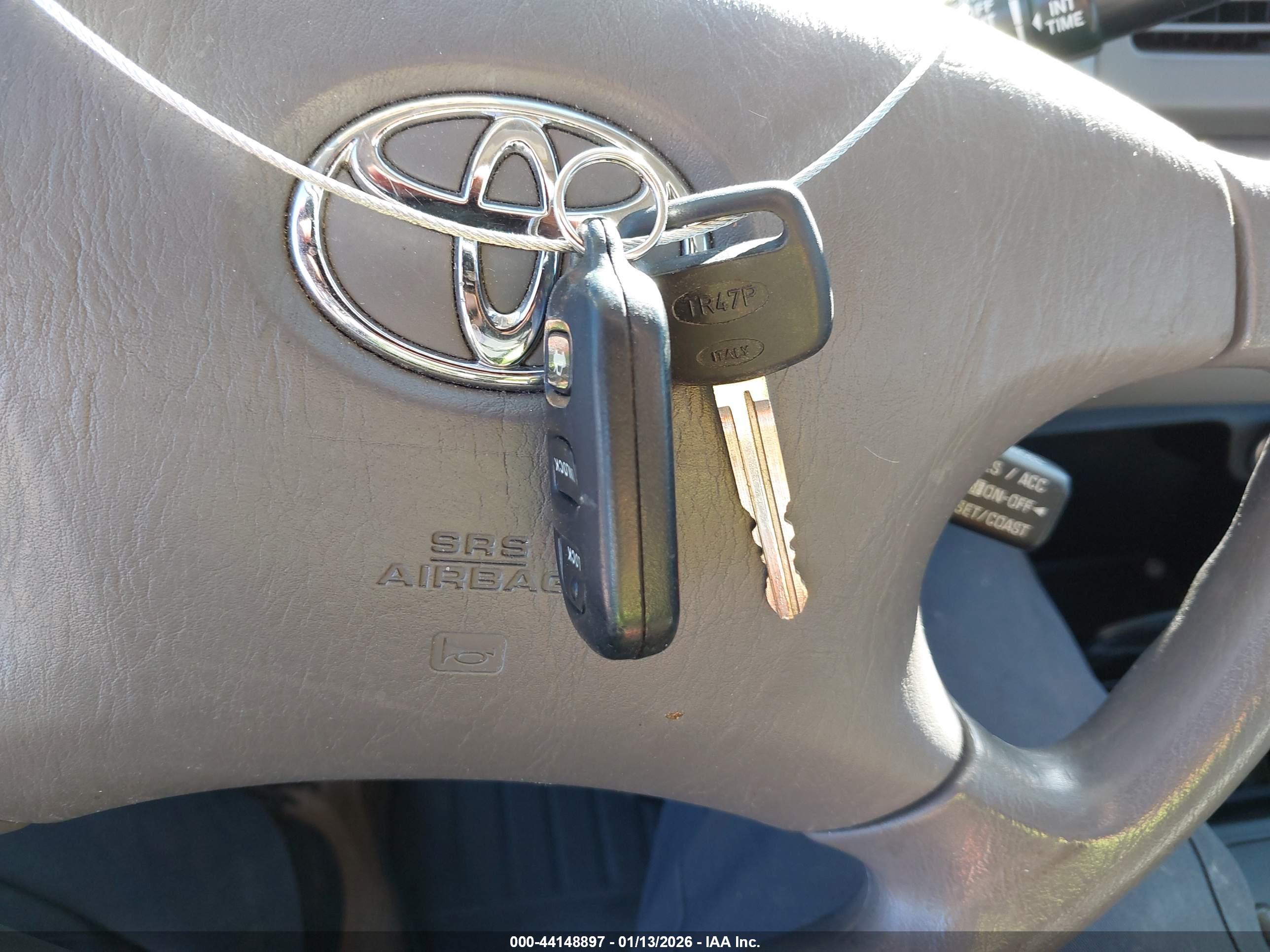 TOYOTA CAMRY image 11