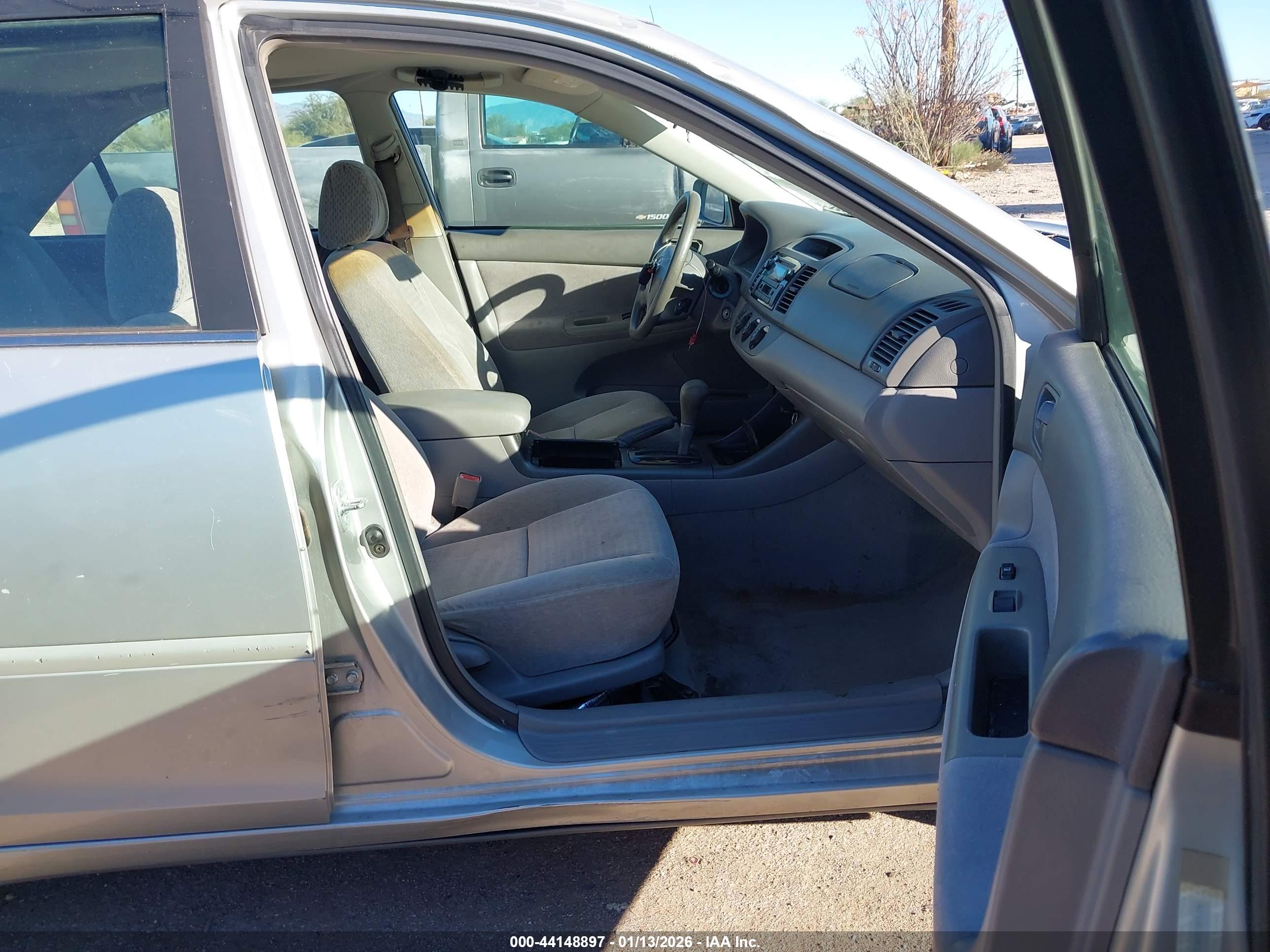 TOYOTA CAMRY image 5