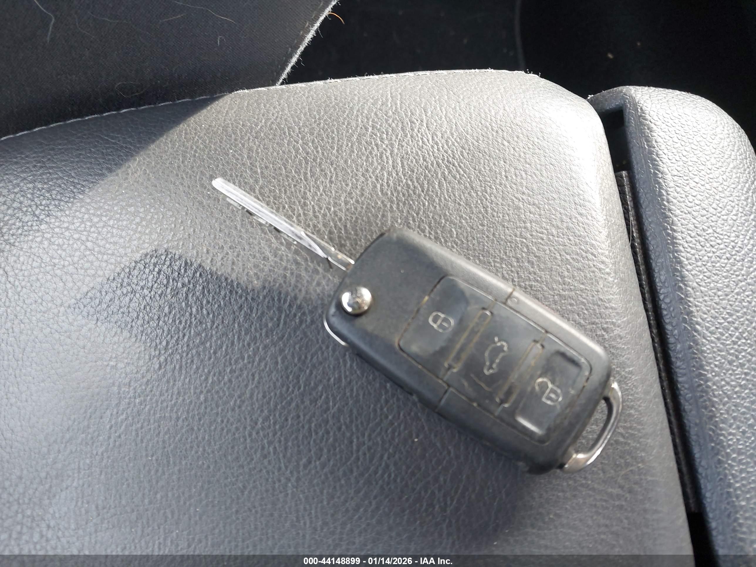 VOLKSWAGEN GTI image 11