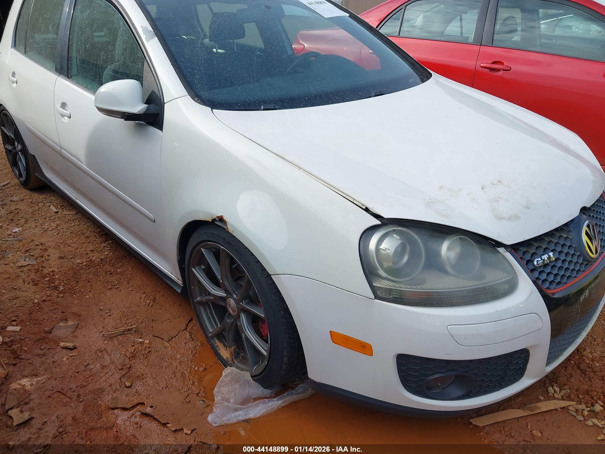 VOLKSWAGEN GTI image 6