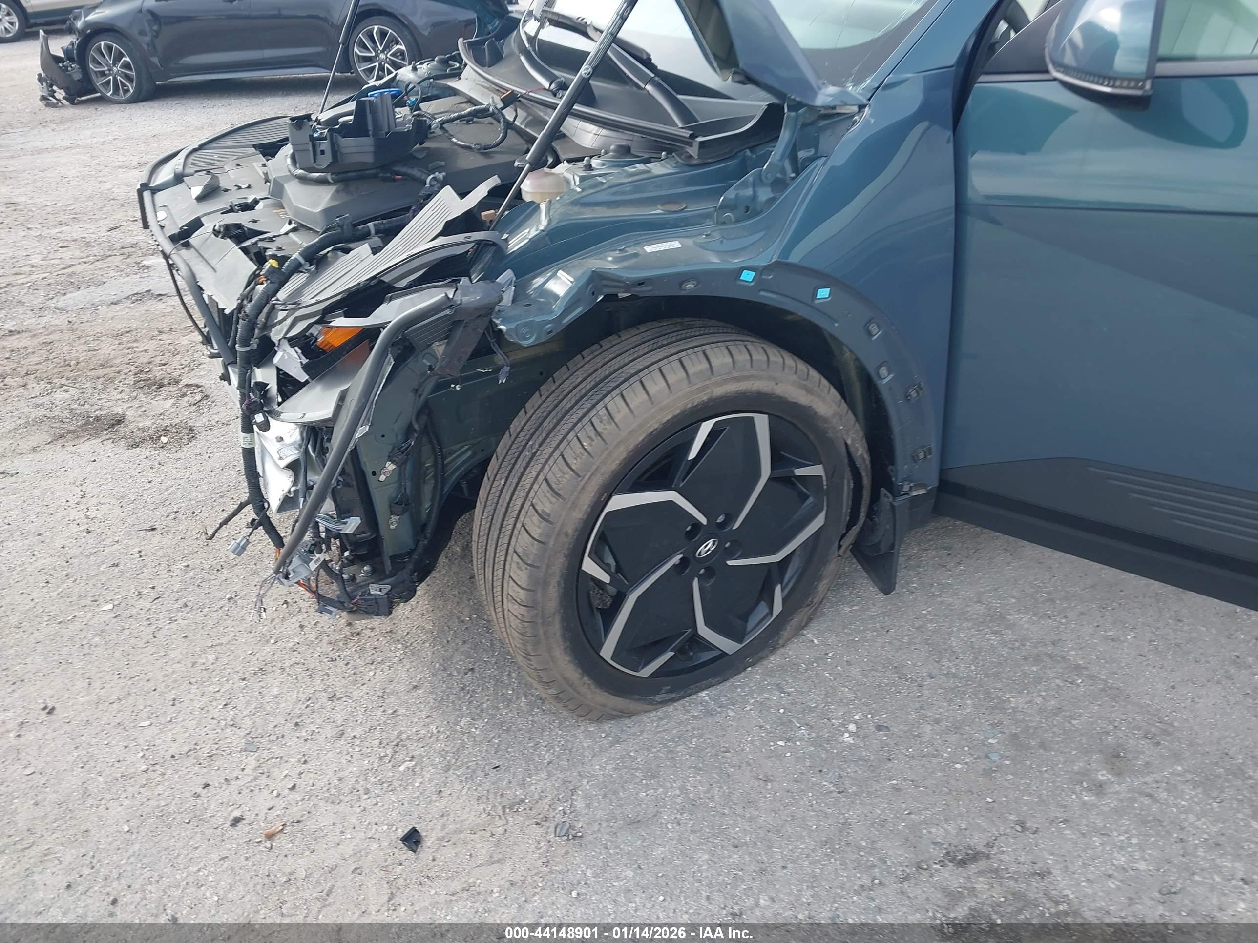 HYUNDAI IONIQ image 6