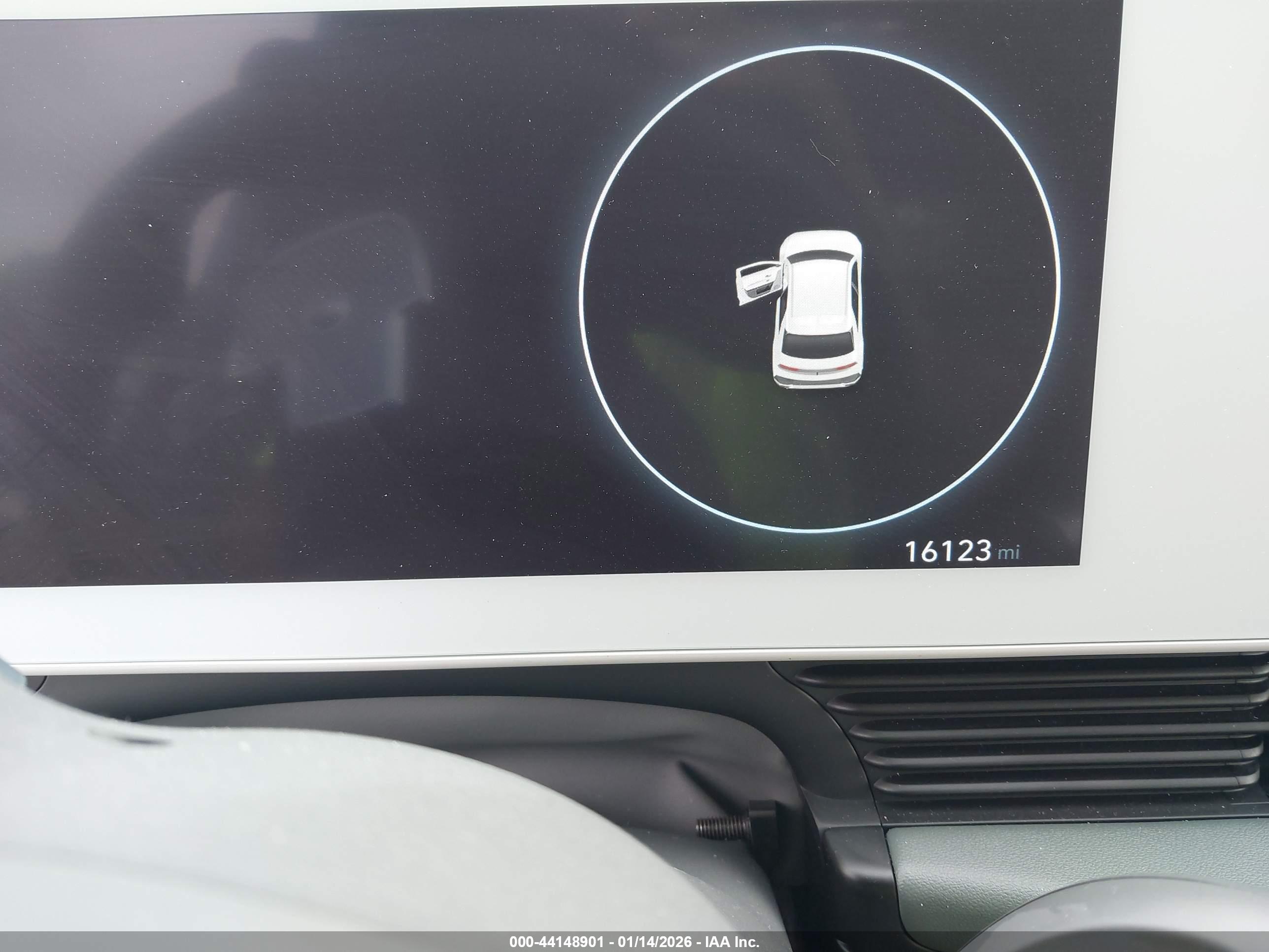 HYUNDAI IONIQ image 7