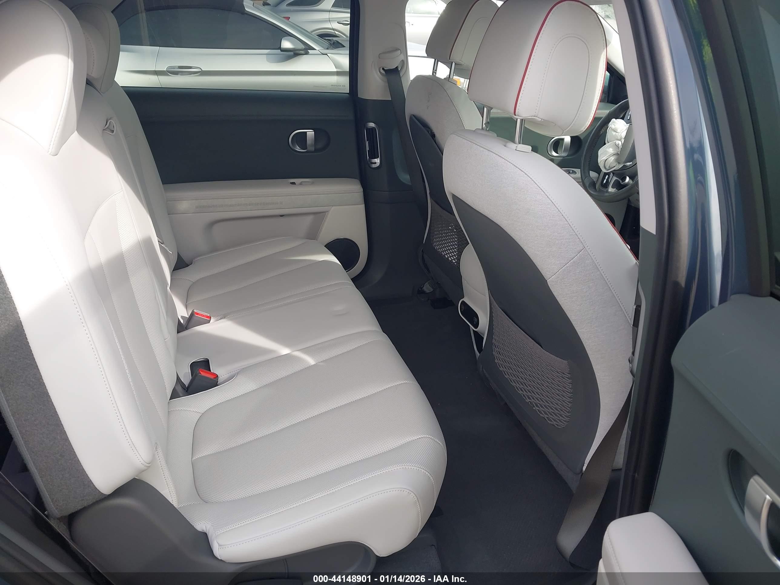 HYUNDAI IONIQ image 8