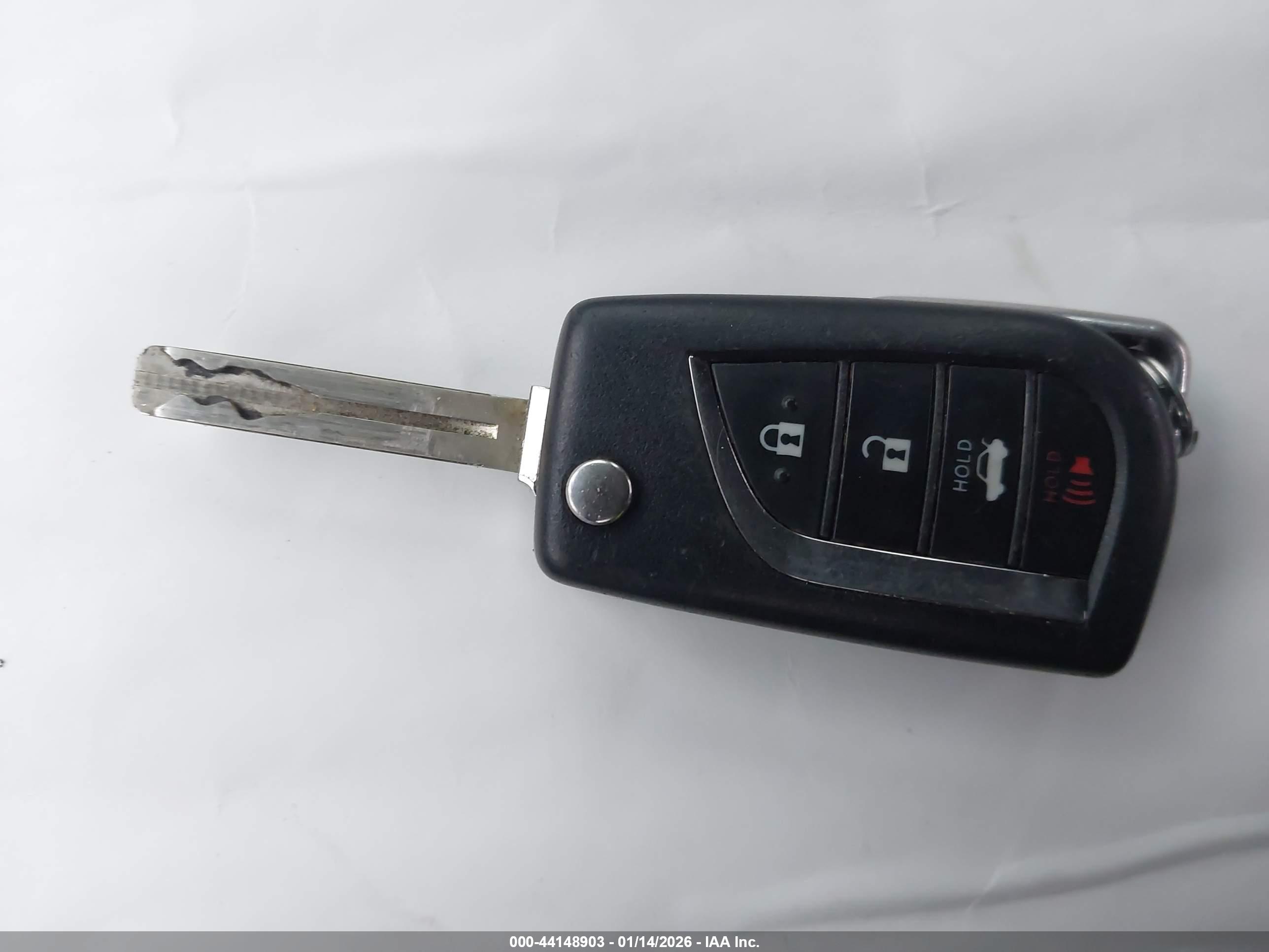 TOYOTA CAMRY image 11