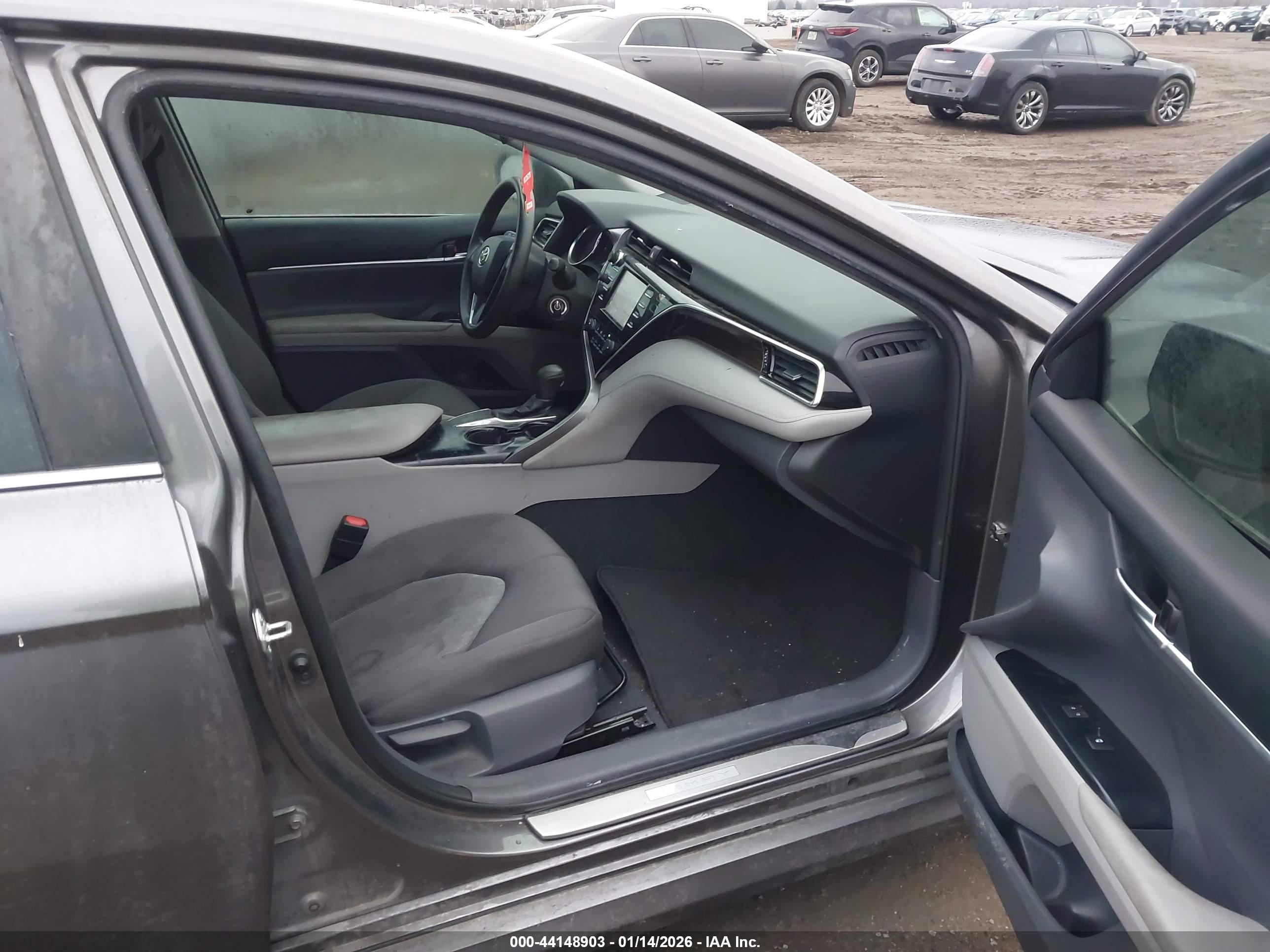 TOYOTA CAMRY image 5