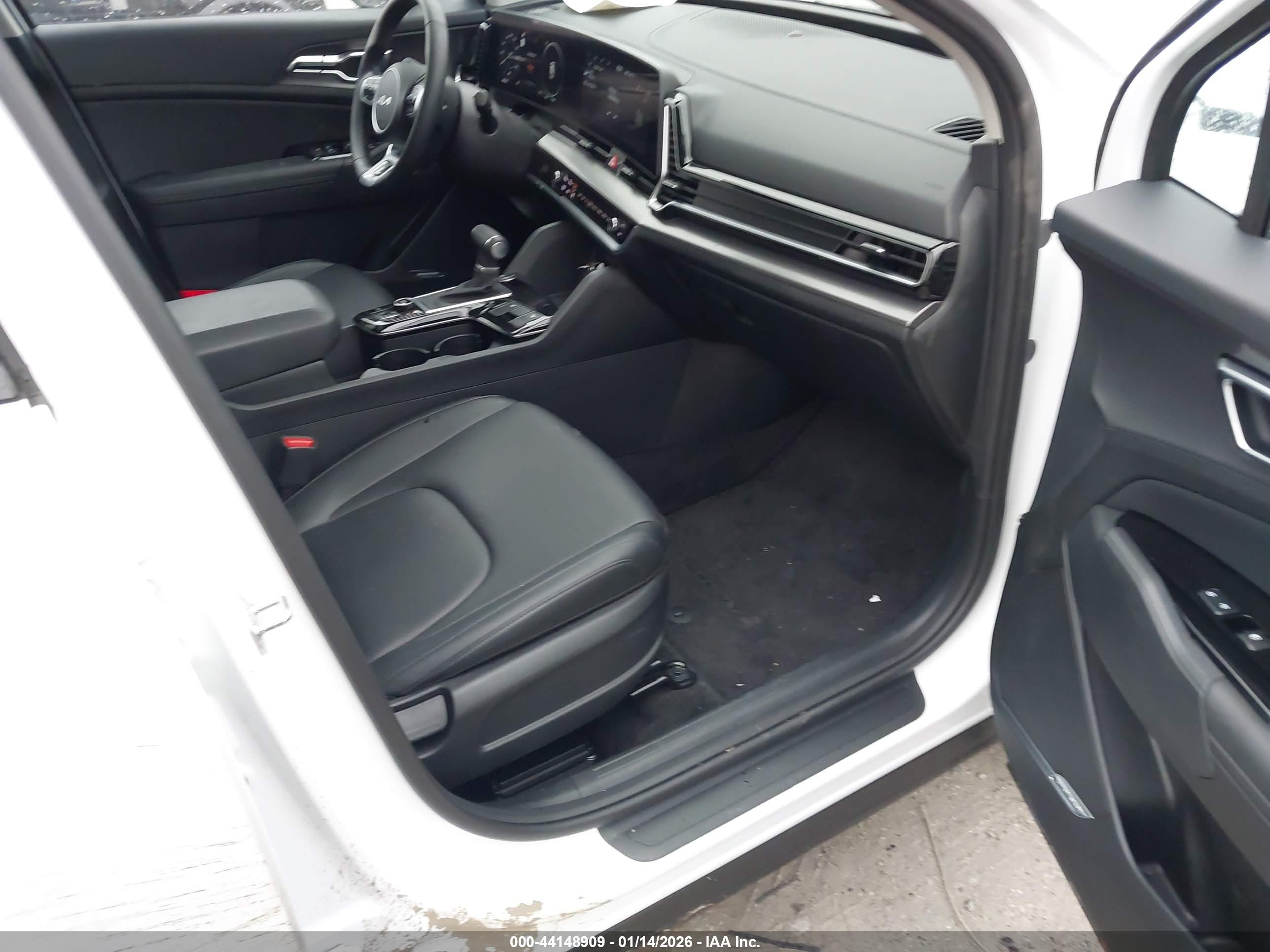 KIA SPORTAGE image 5