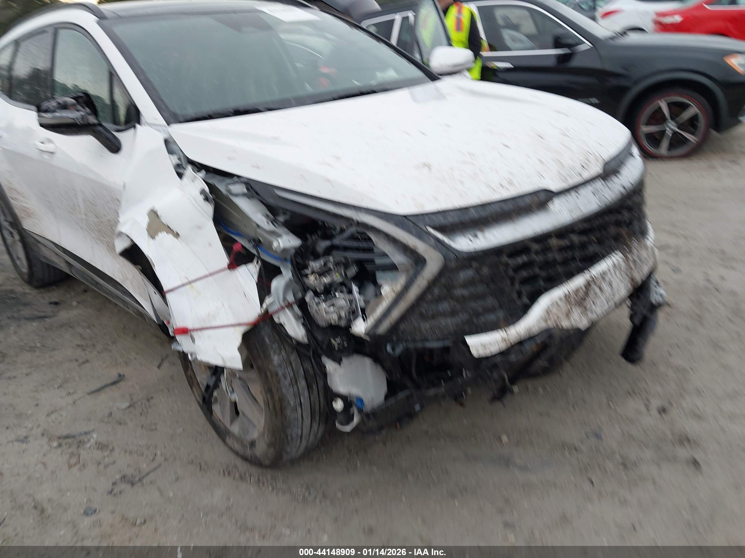 KIA SPORTAGE image 6