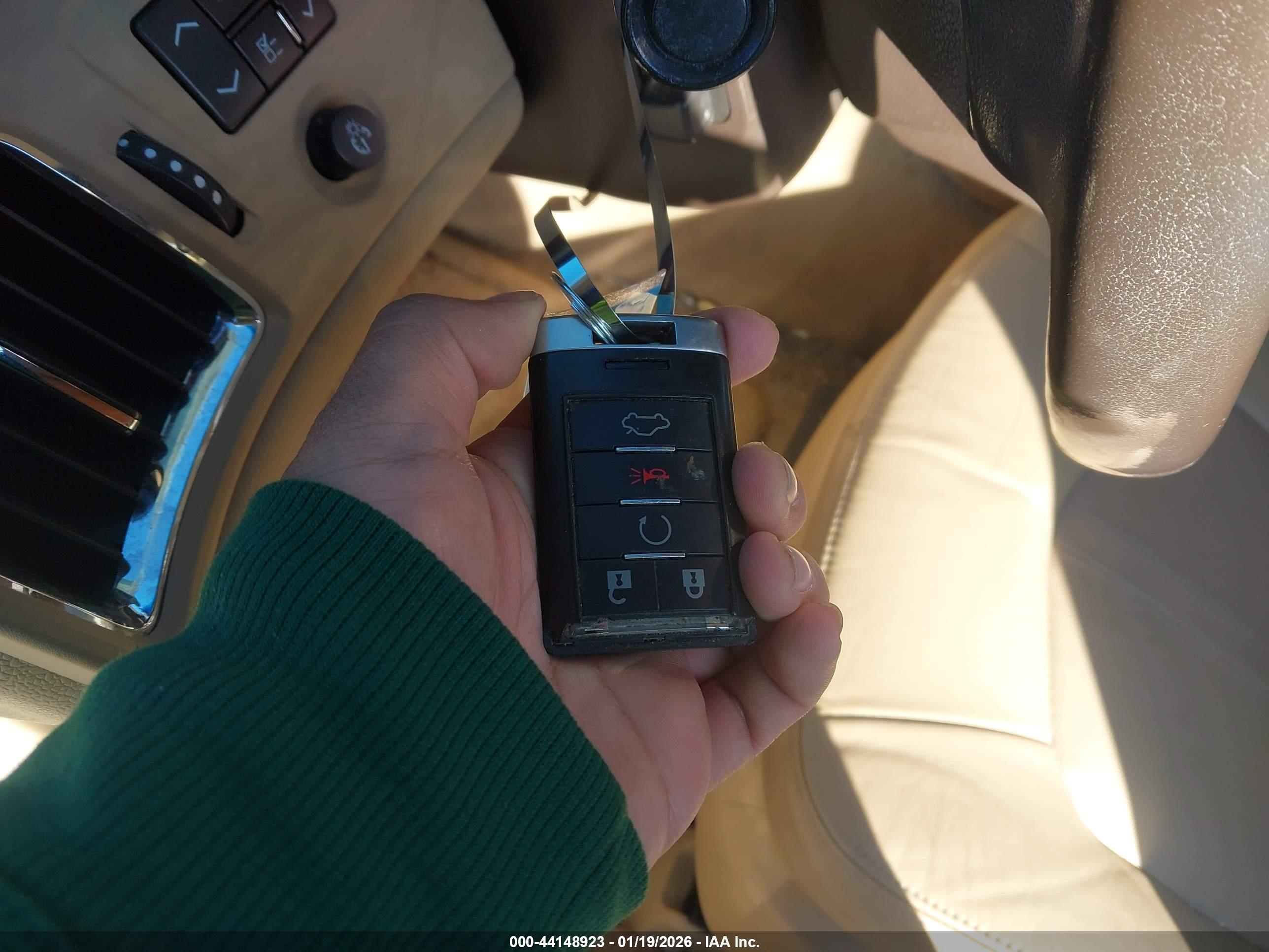 CADILLAC CTS image 11