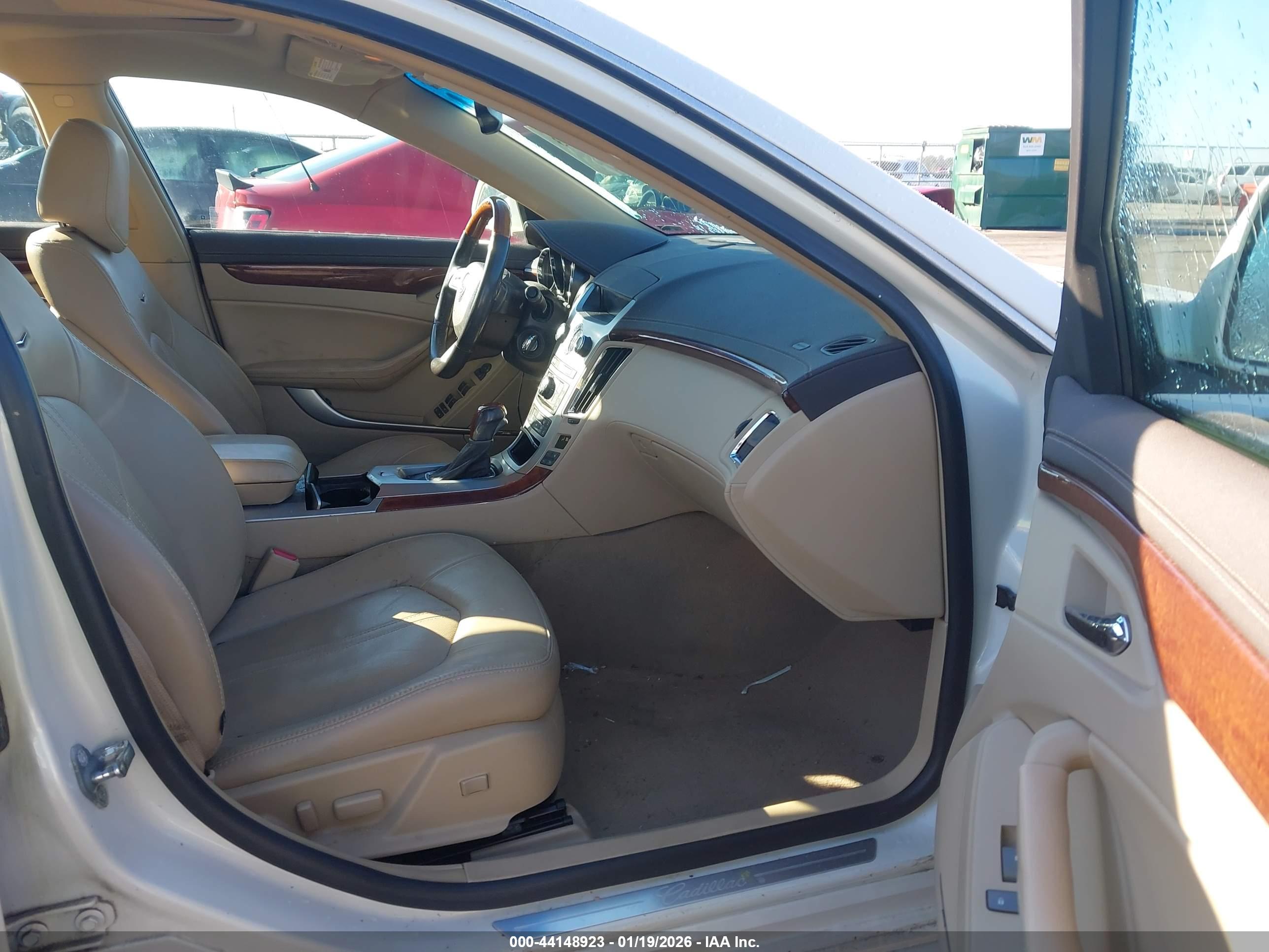 CADILLAC CTS image 5