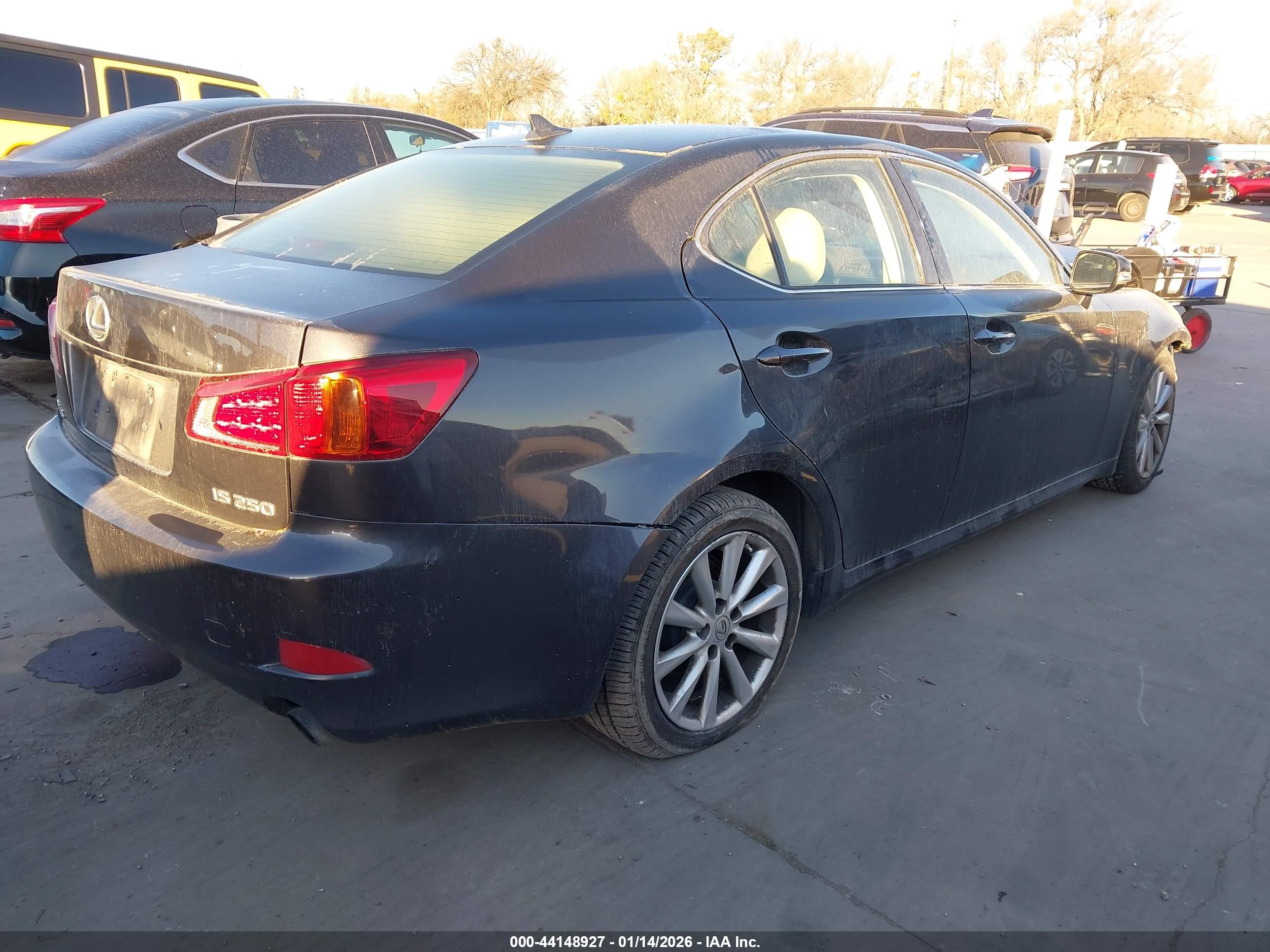 LEXUS IS image 4