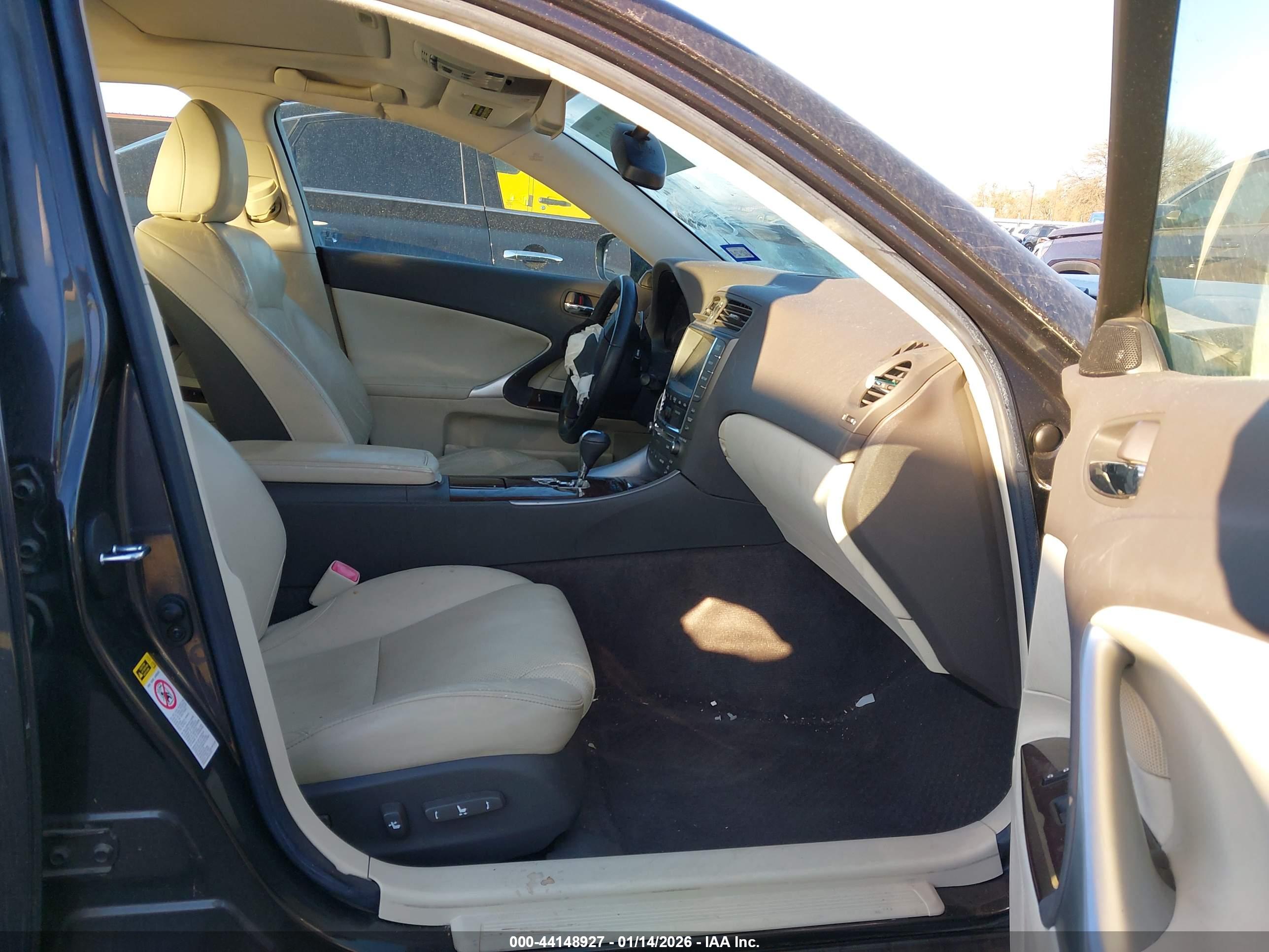 LEXUS IS image 5