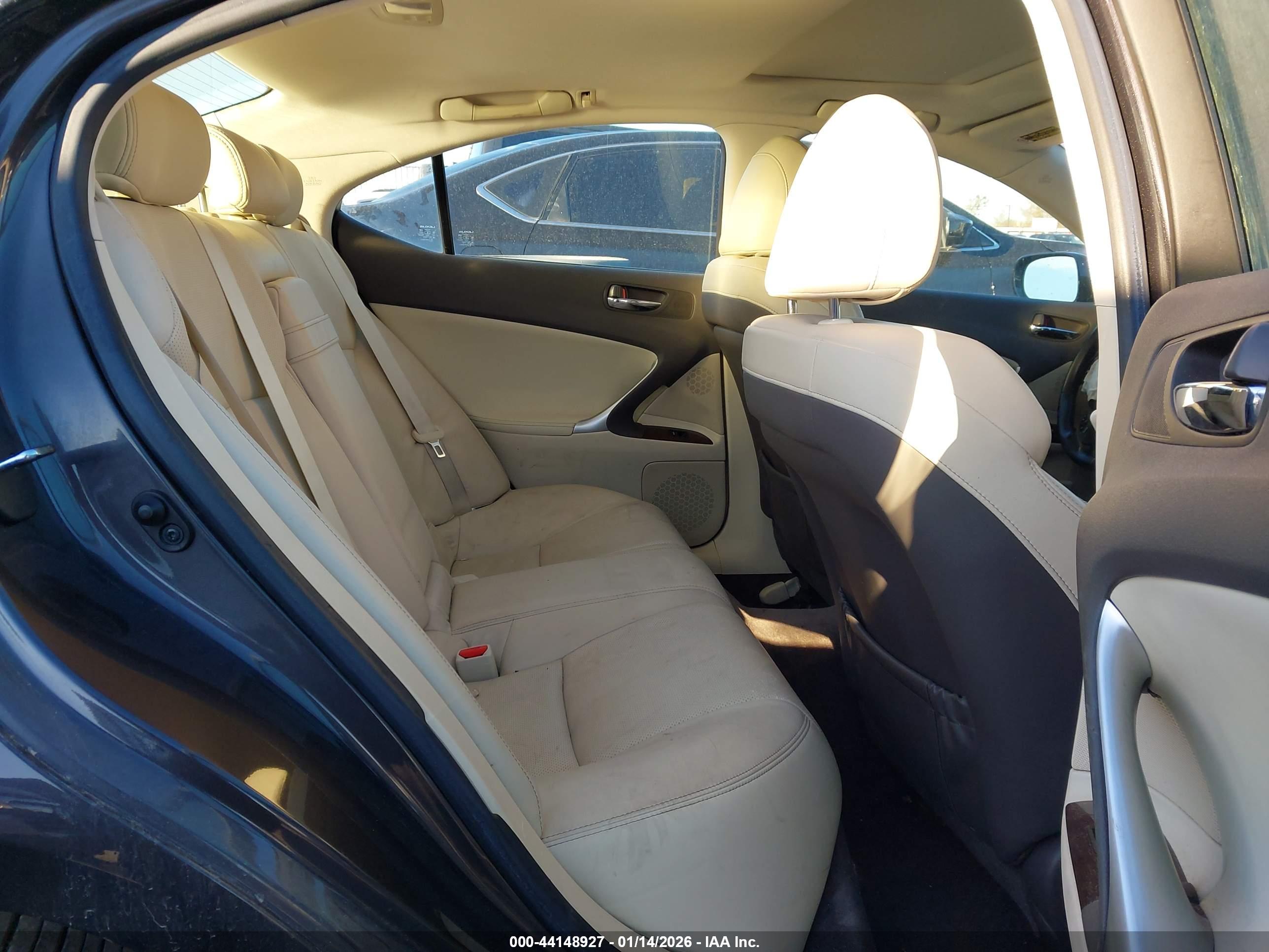 LEXUS IS image 8