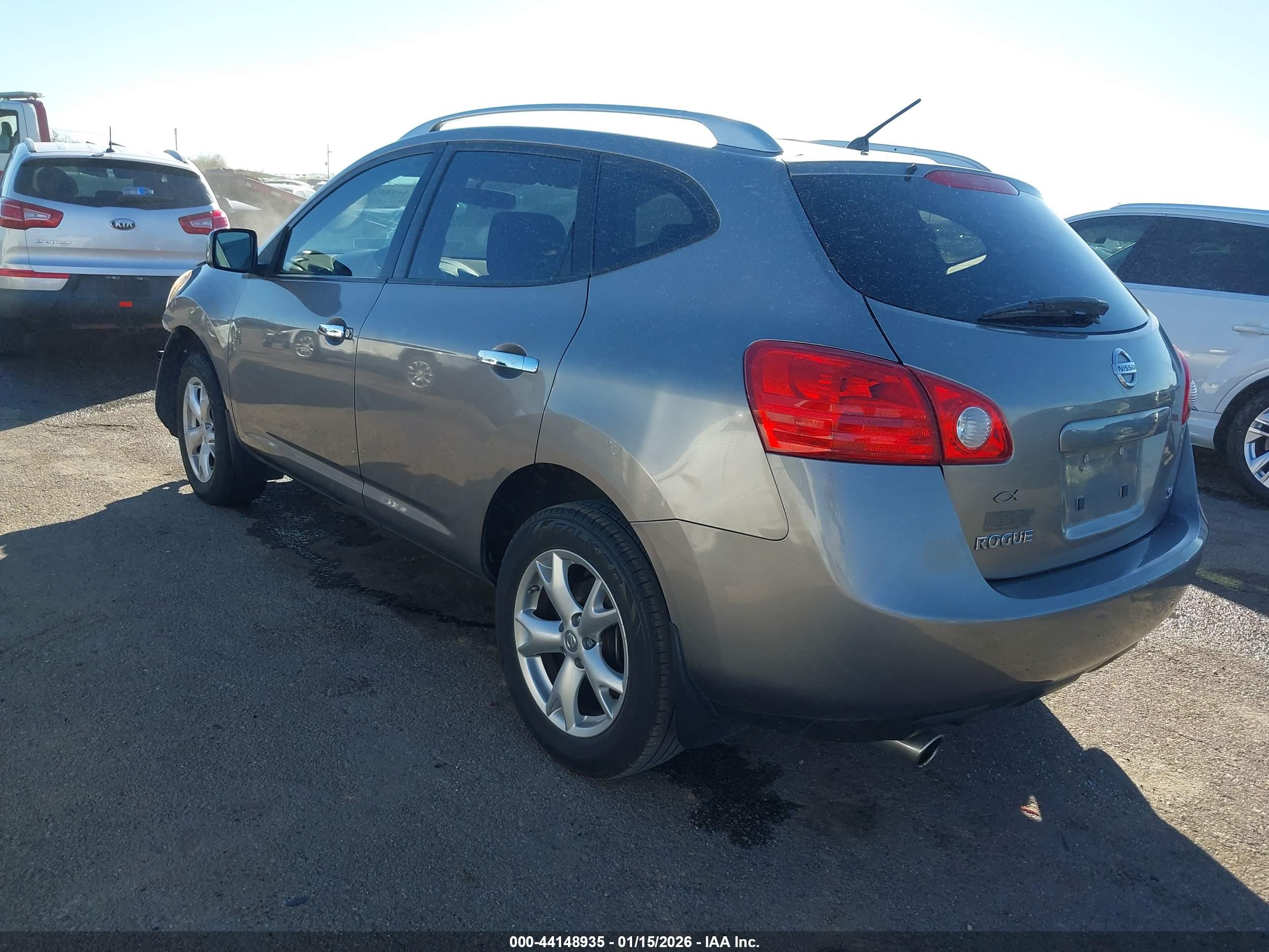 NISSAN ROGUE image 3