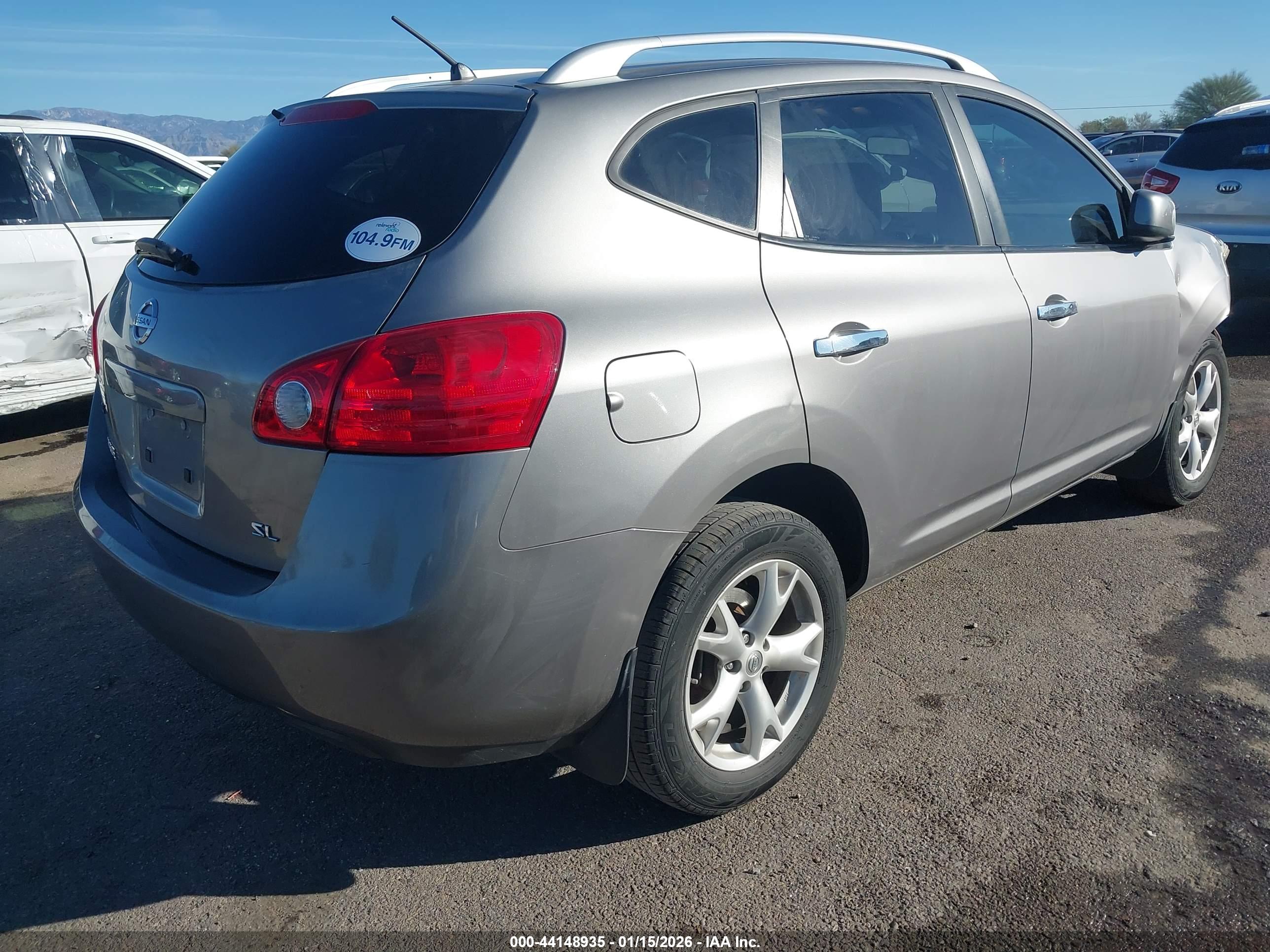 NISSAN ROGUE image 4