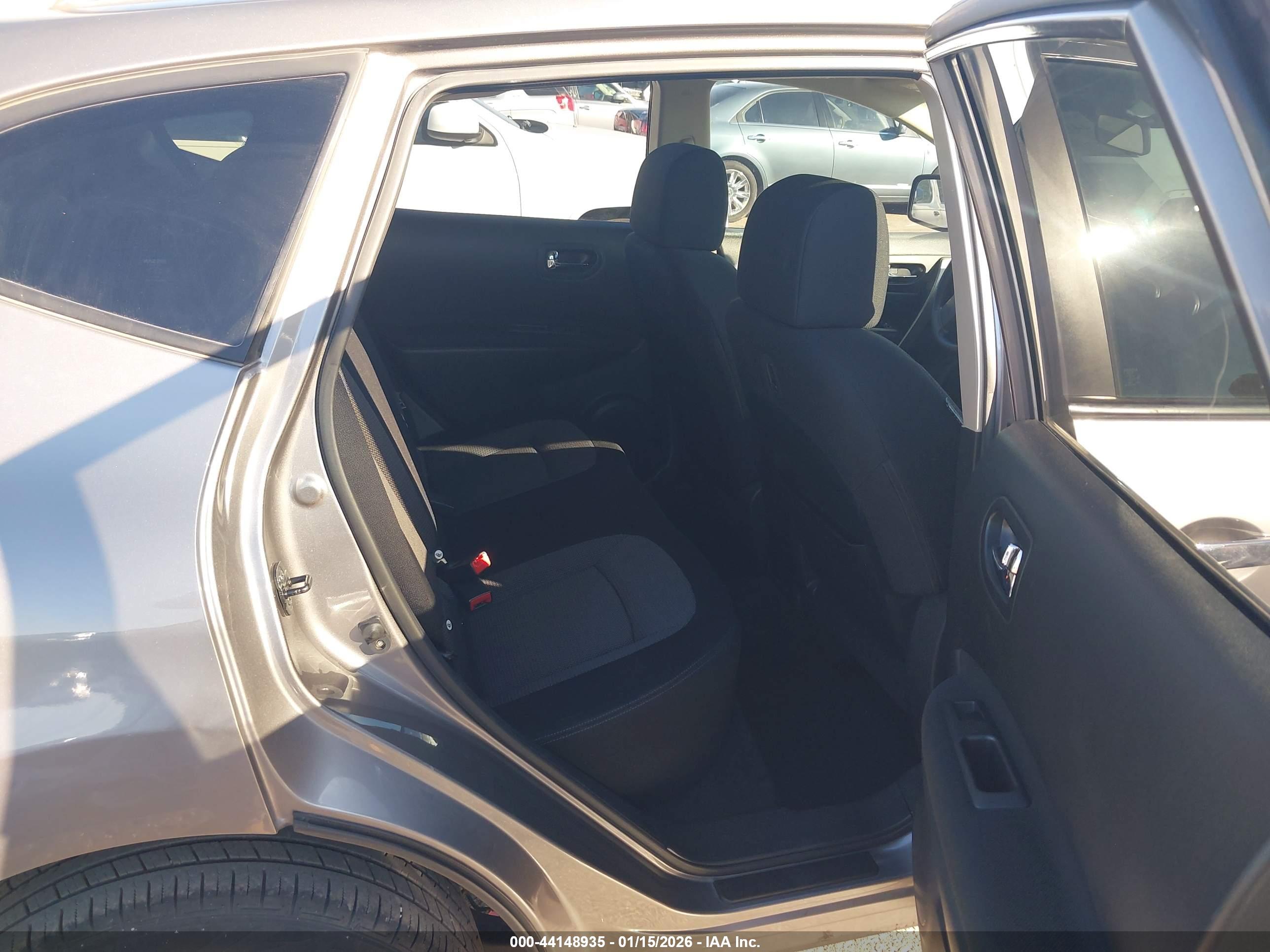 NISSAN ROGUE image 8