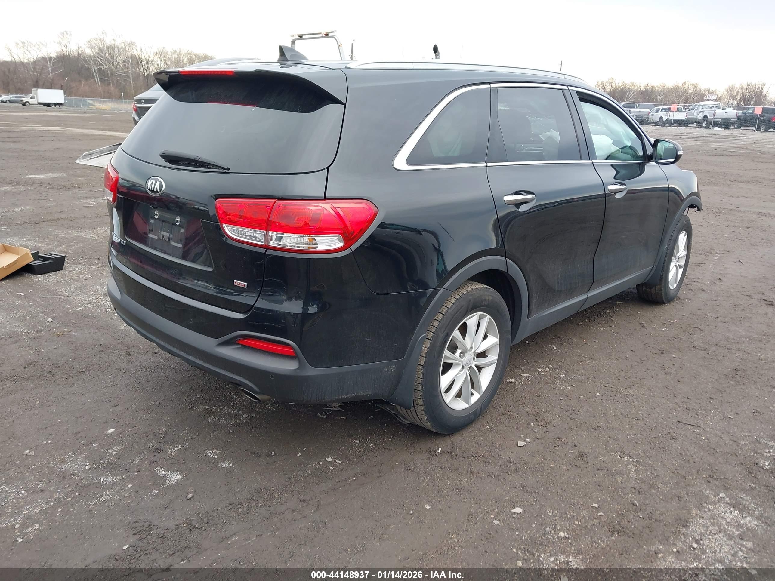 KIA SORENTO image 4