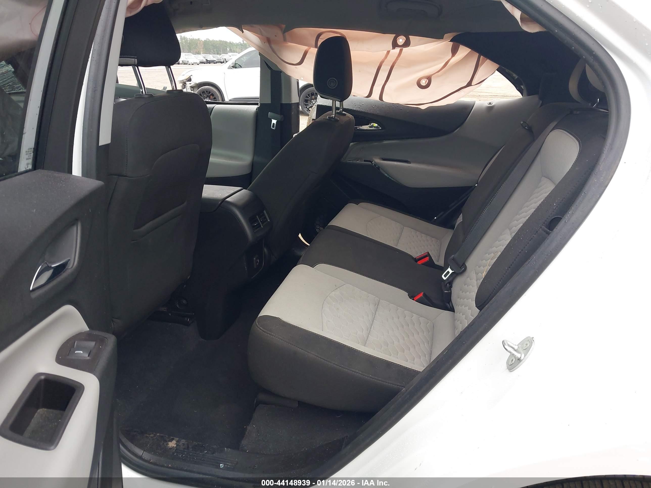 CHEVROLET EQUINOX image 8