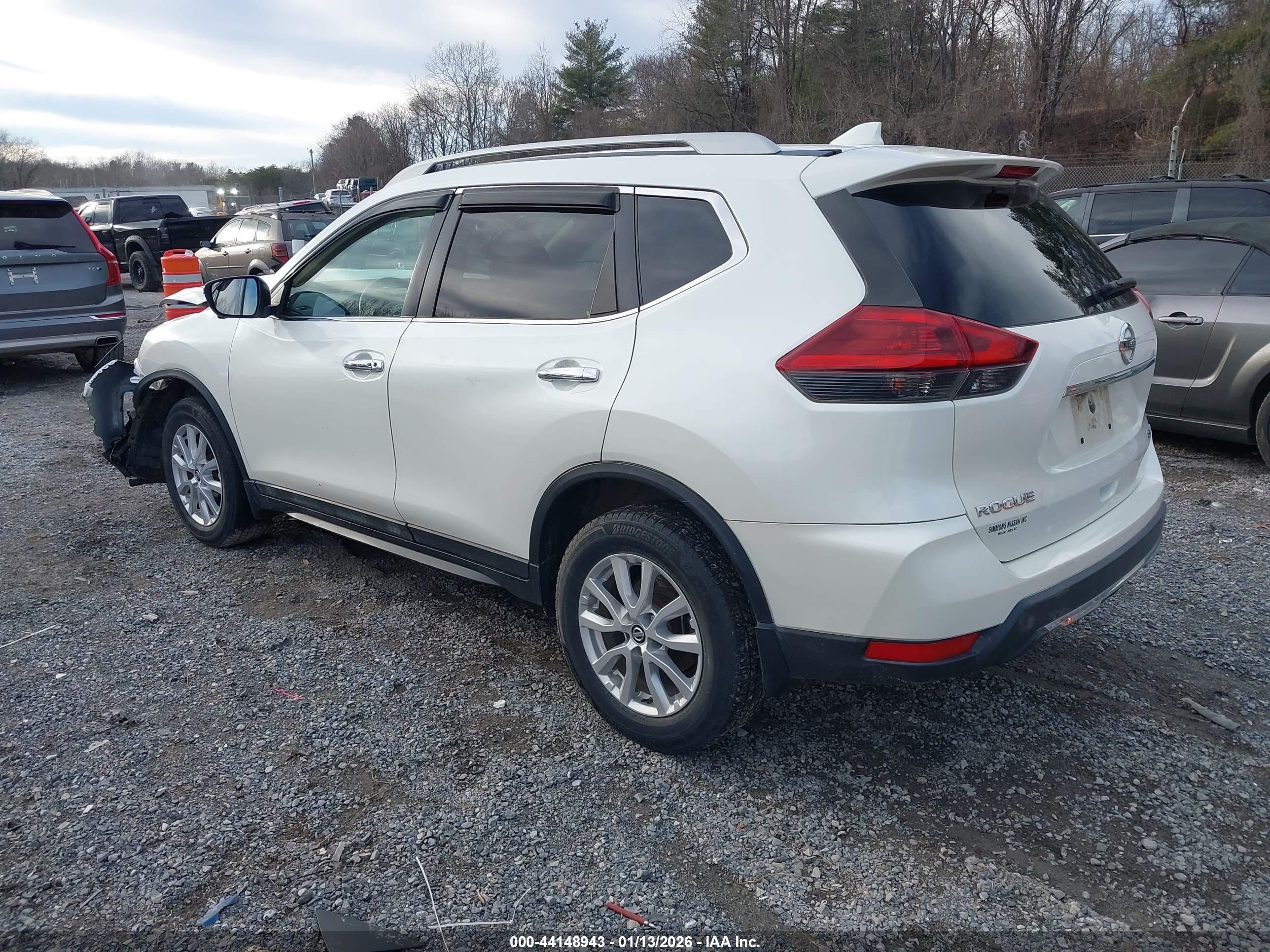 NISSAN ROGUE image 3
