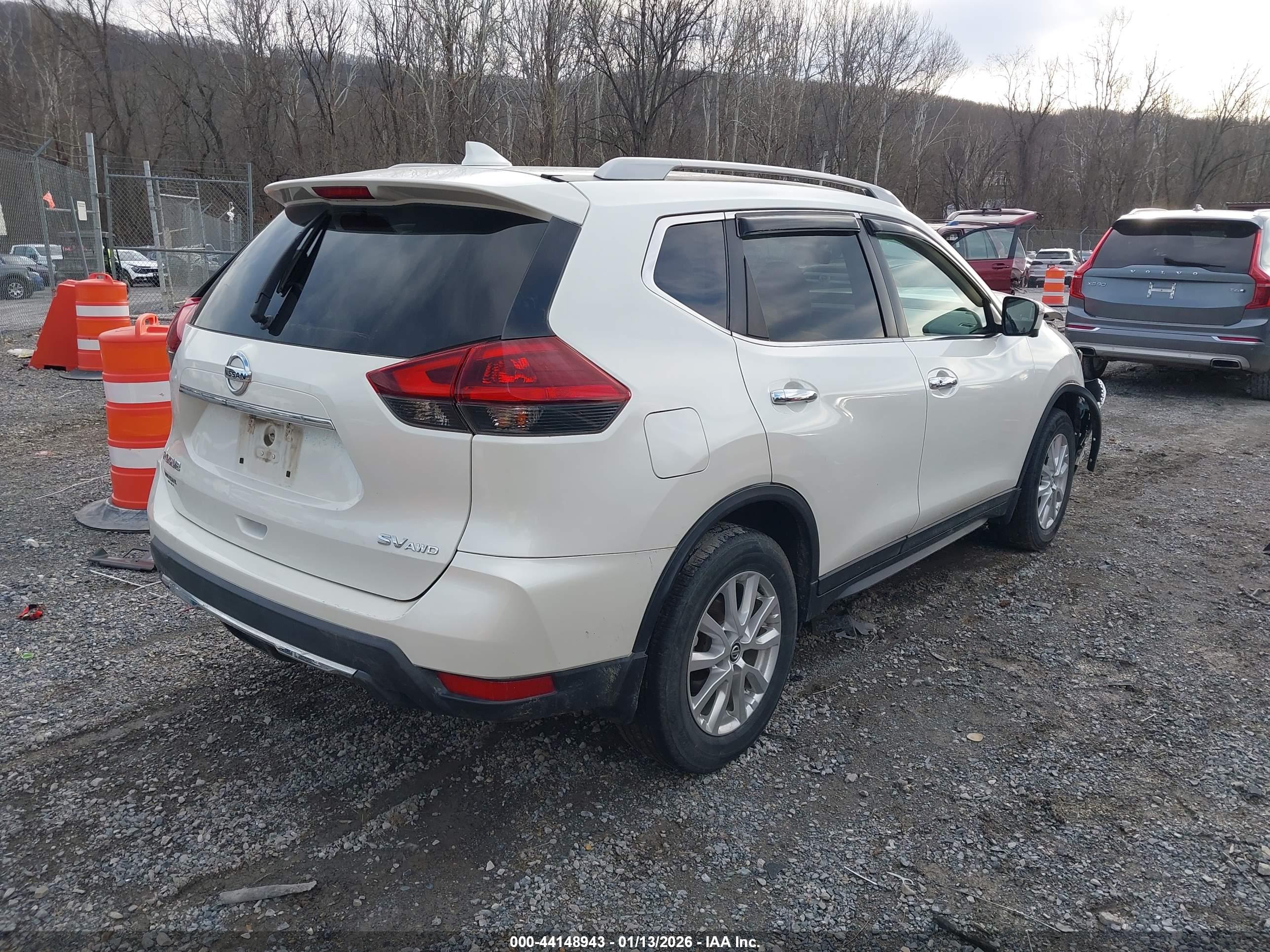 NISSAN ROGUE image 4