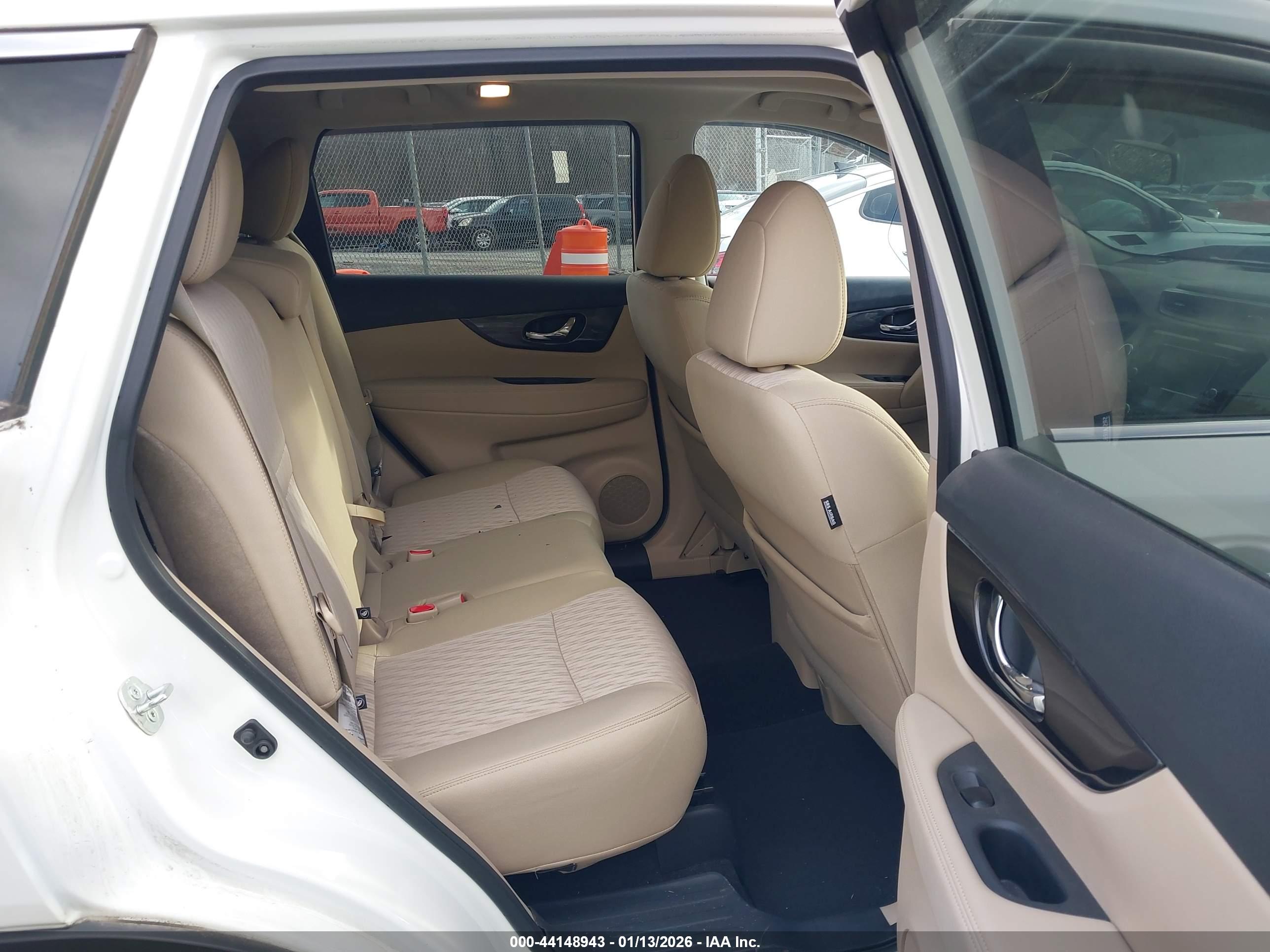 NISSAN ROGUE image 8